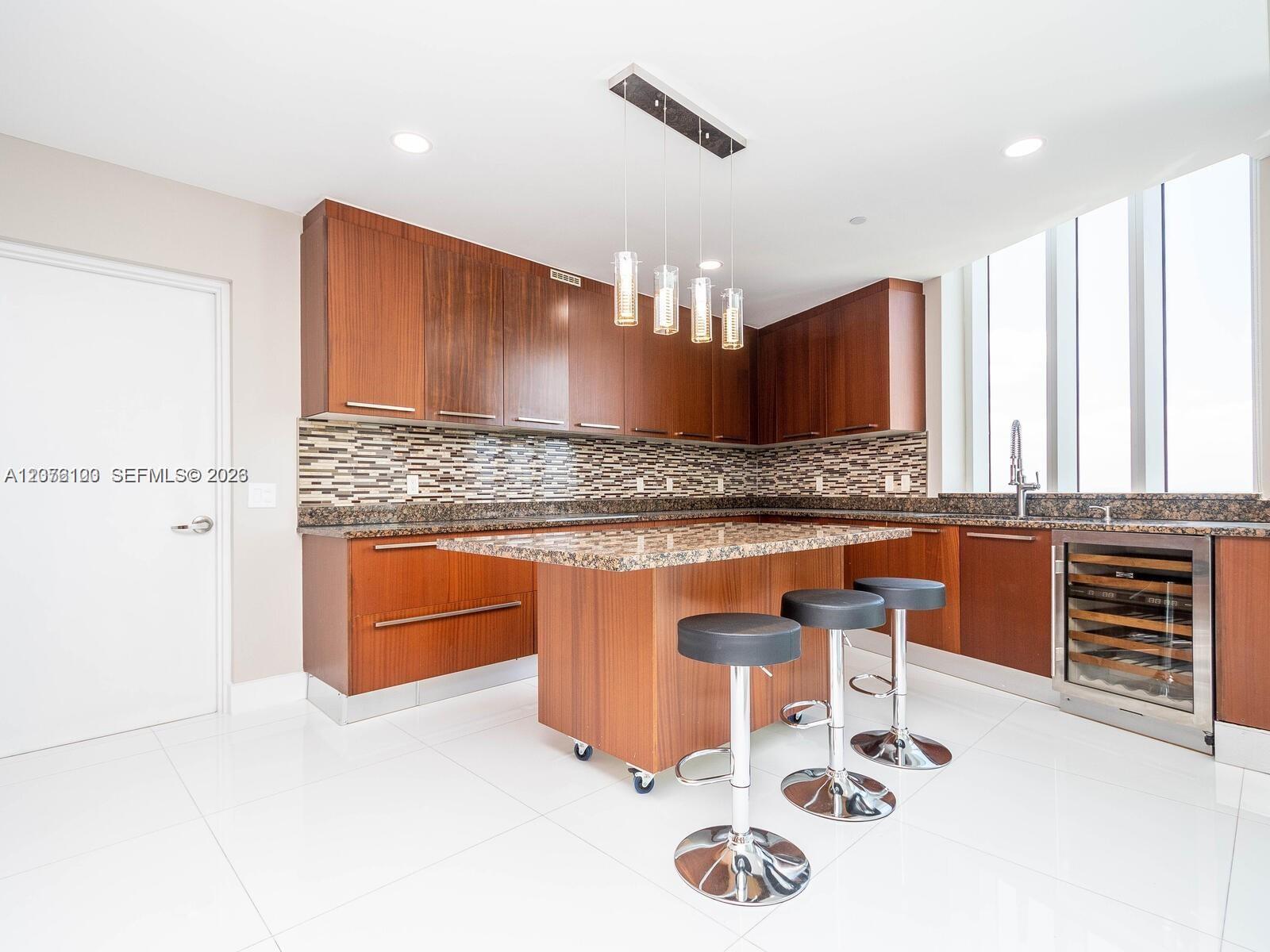 2504 3 / 4 2327 sq. ft. $ 2026-08-22 0 Photo
