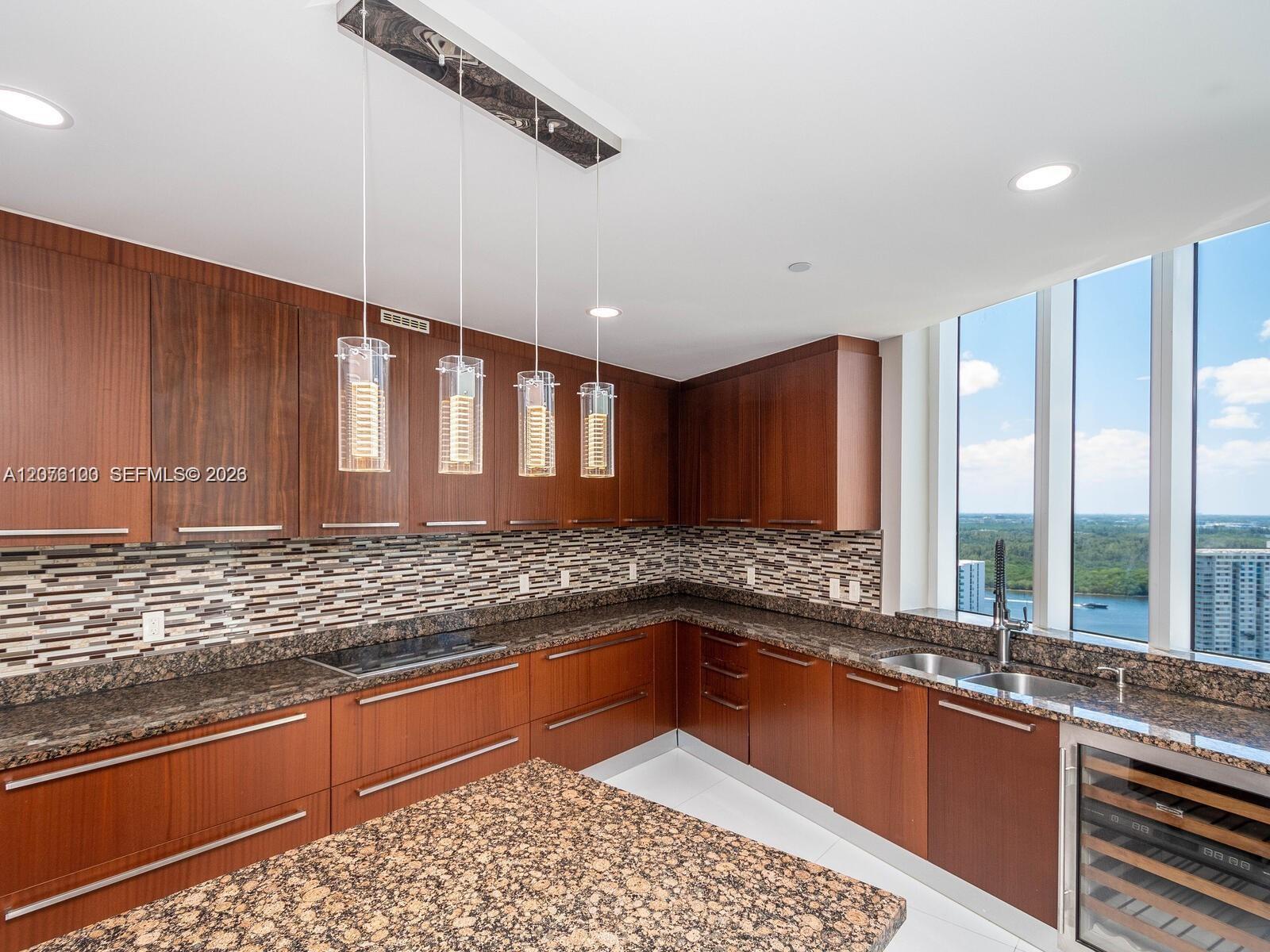 2504 3 / 4 2327 sq. ft. $ 2026-08-22 0 Photo