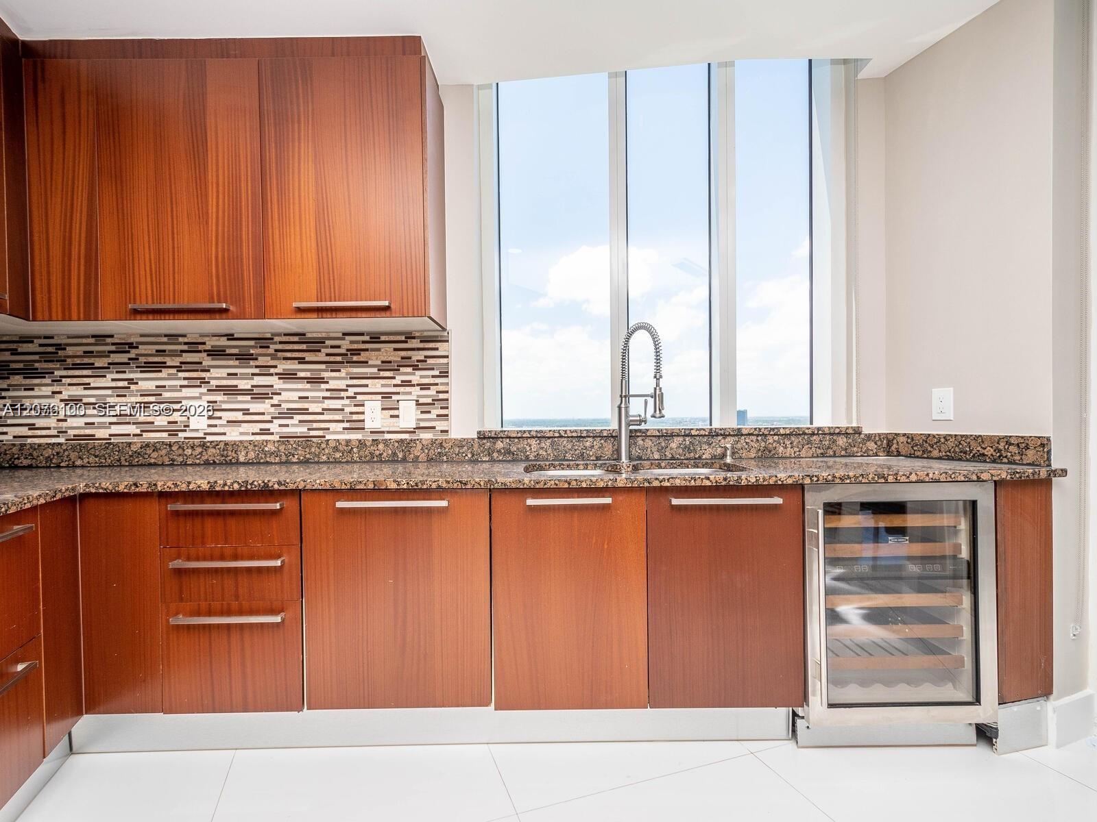 2504 3 / 4 2327 sq. ft. $ 2026-08-22 0 Photo