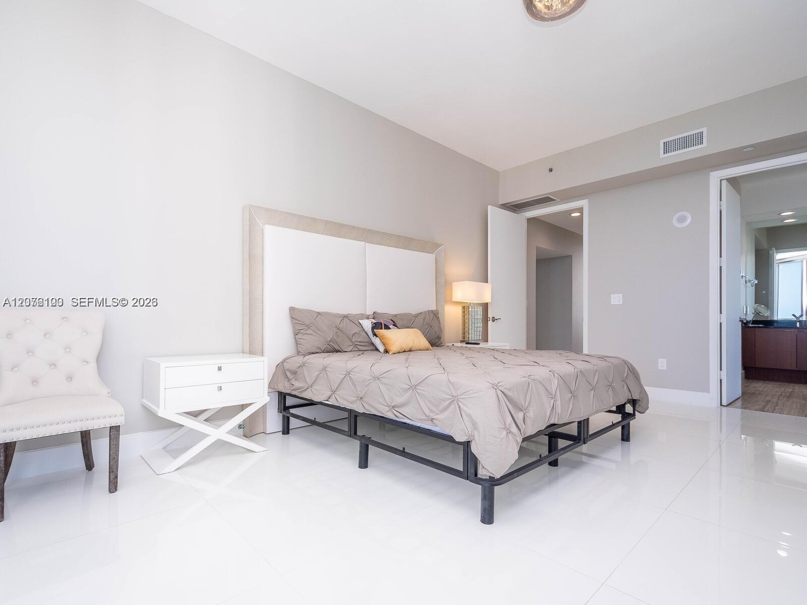 2504 3 / 4 2327 sq. ft. $ 2026-08-22 0 Photo