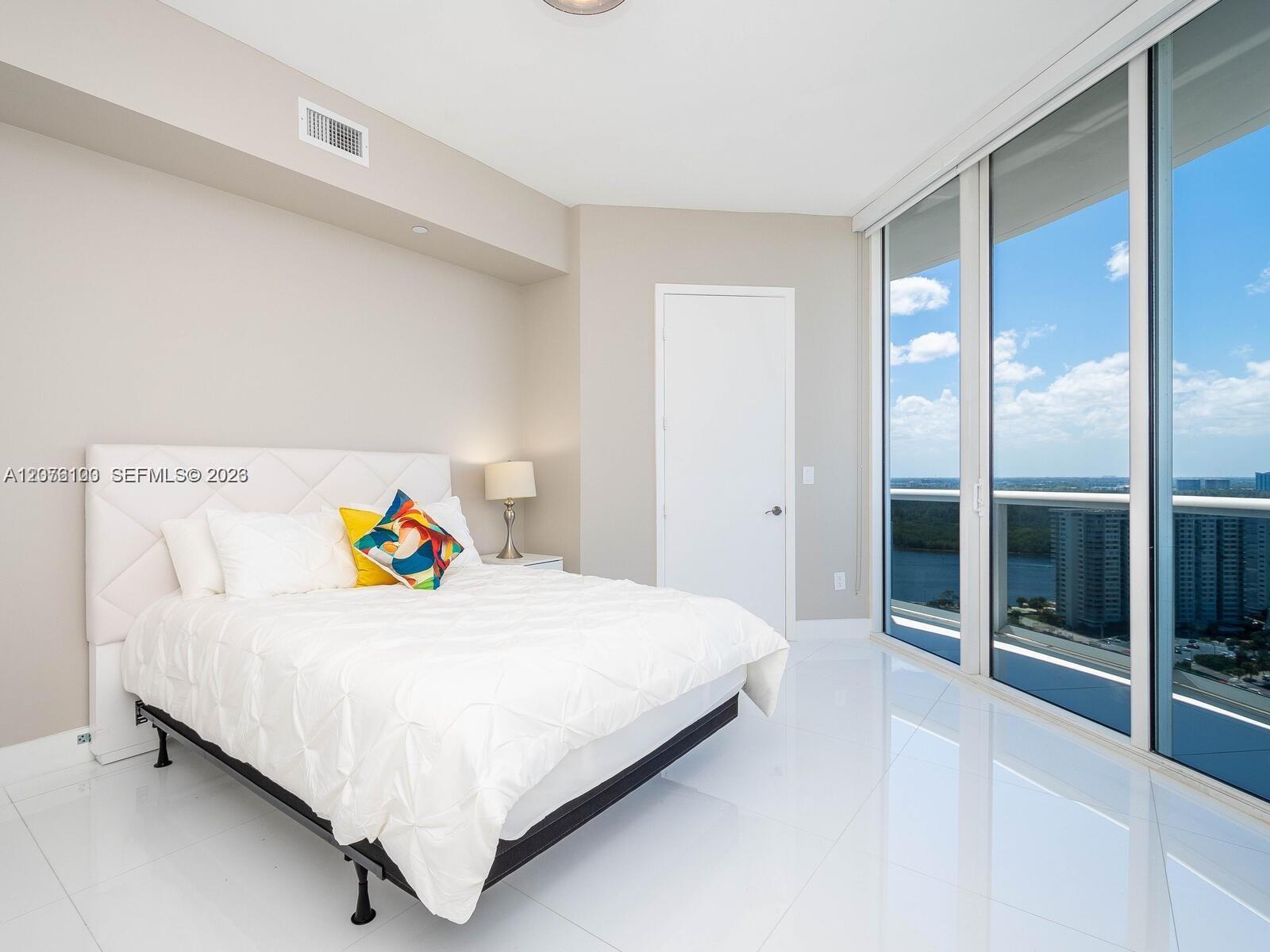 2504 3 / 4 2327 sq. ft. $ 2026-08-22 0 Photo
