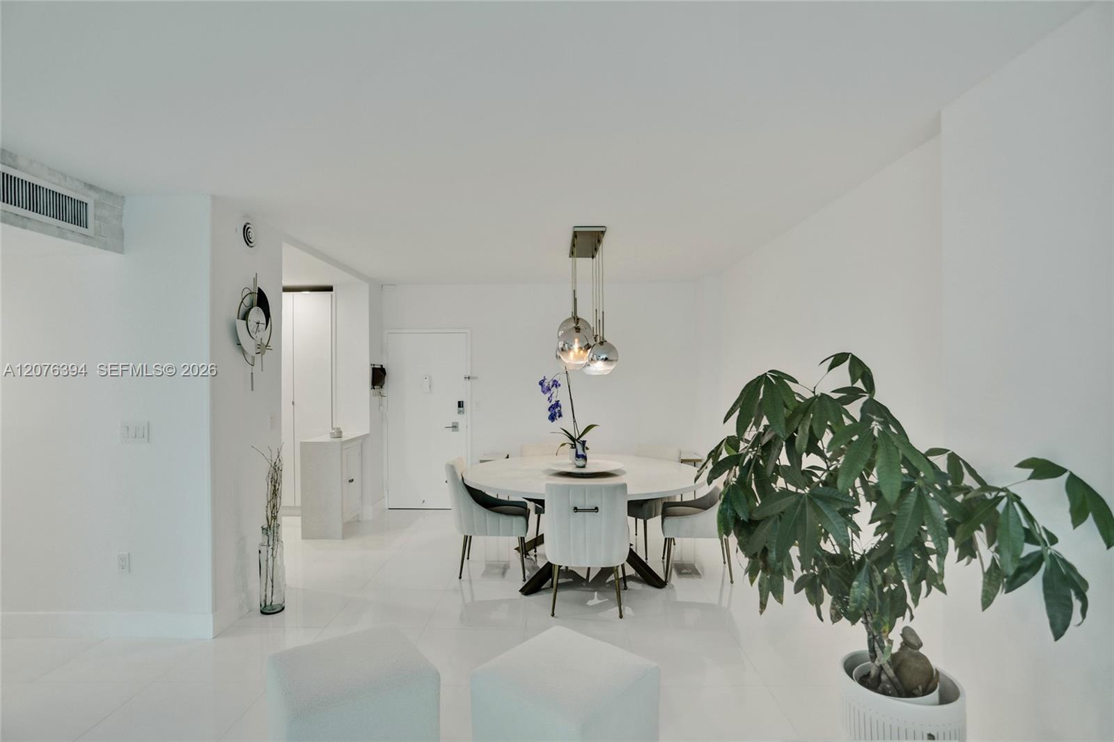 1924 2 / 2 1220 sq. ft. $ 2026-08-24 0 Photo