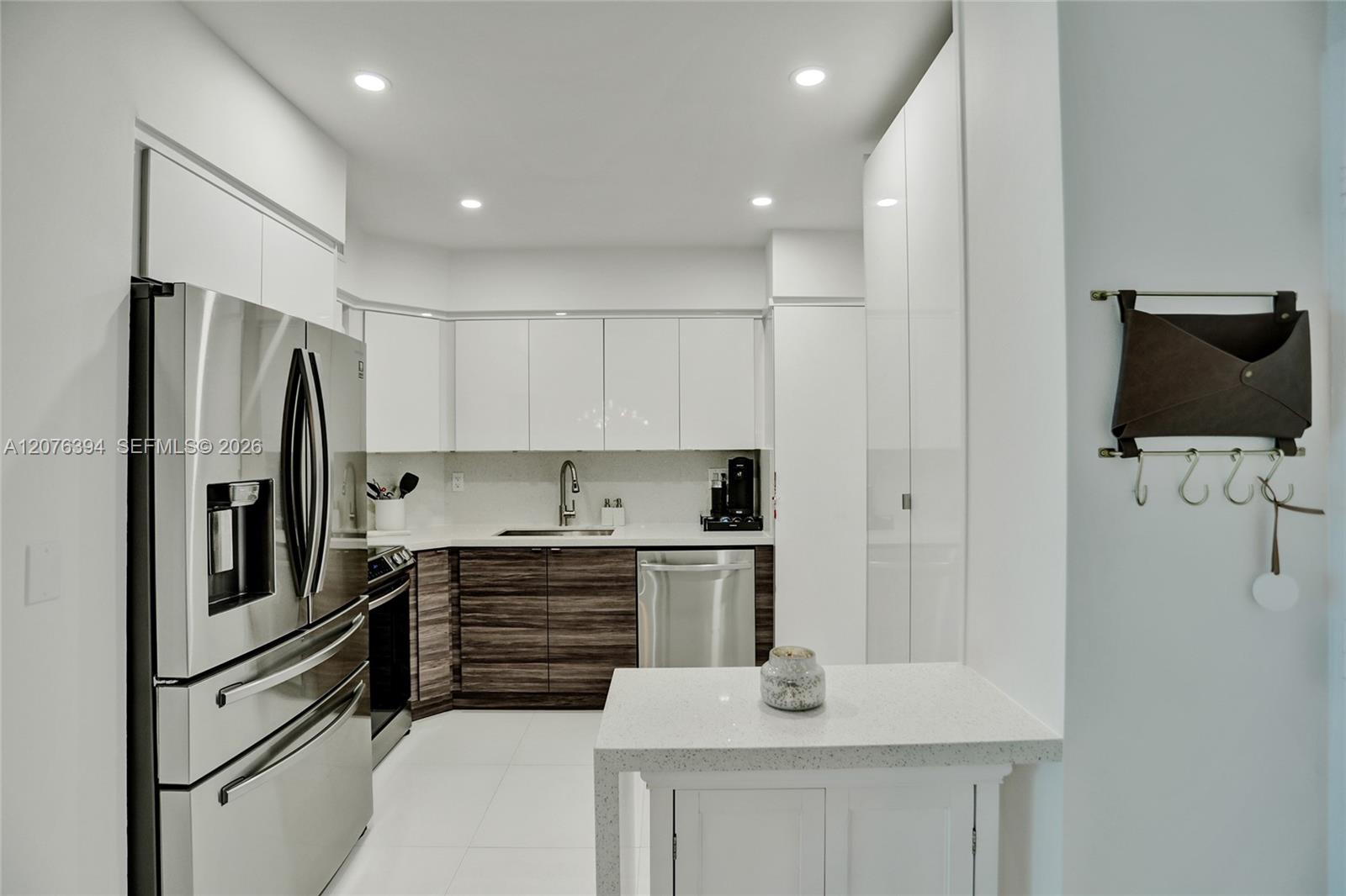 1924 2 / 2 1220 sq. ft. $ 2026-08-24 0 Photo