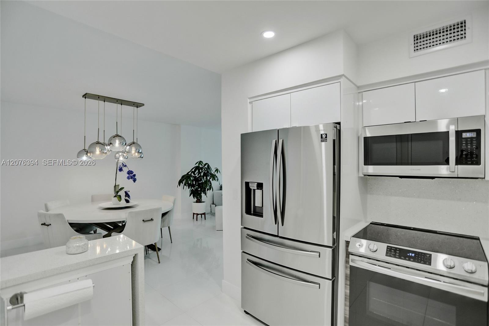 1924 2 / 2 1220 sq. ft. $ 2026-08-24 0 Photo