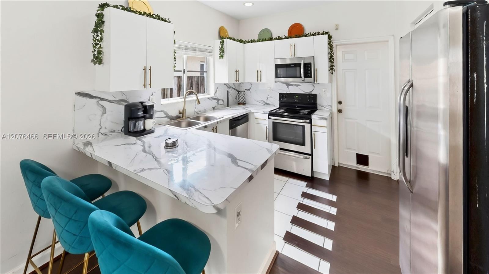 See details 2851 3 / 2 1443 sq. ft. $ 2026-10-25 0 Photo