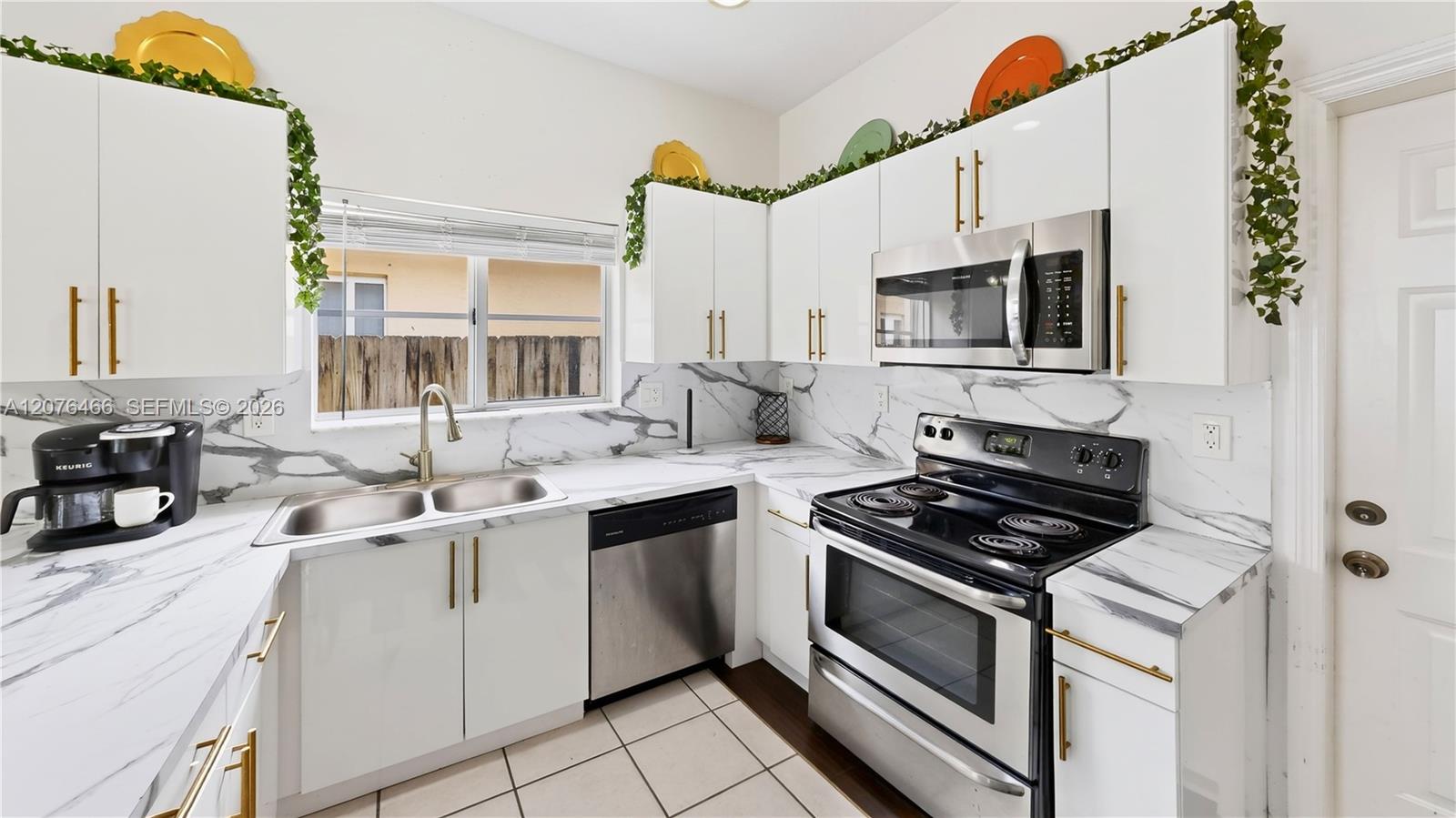 See details 2851 3 / 2 1443 sq. ft. $ 2026-10-25 0 Photo