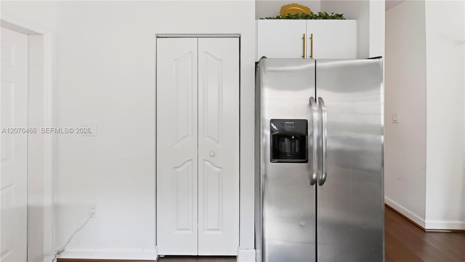 See details 2851 3 / 2 1443 sq. ft. $ 2026-10-25 0 Photo