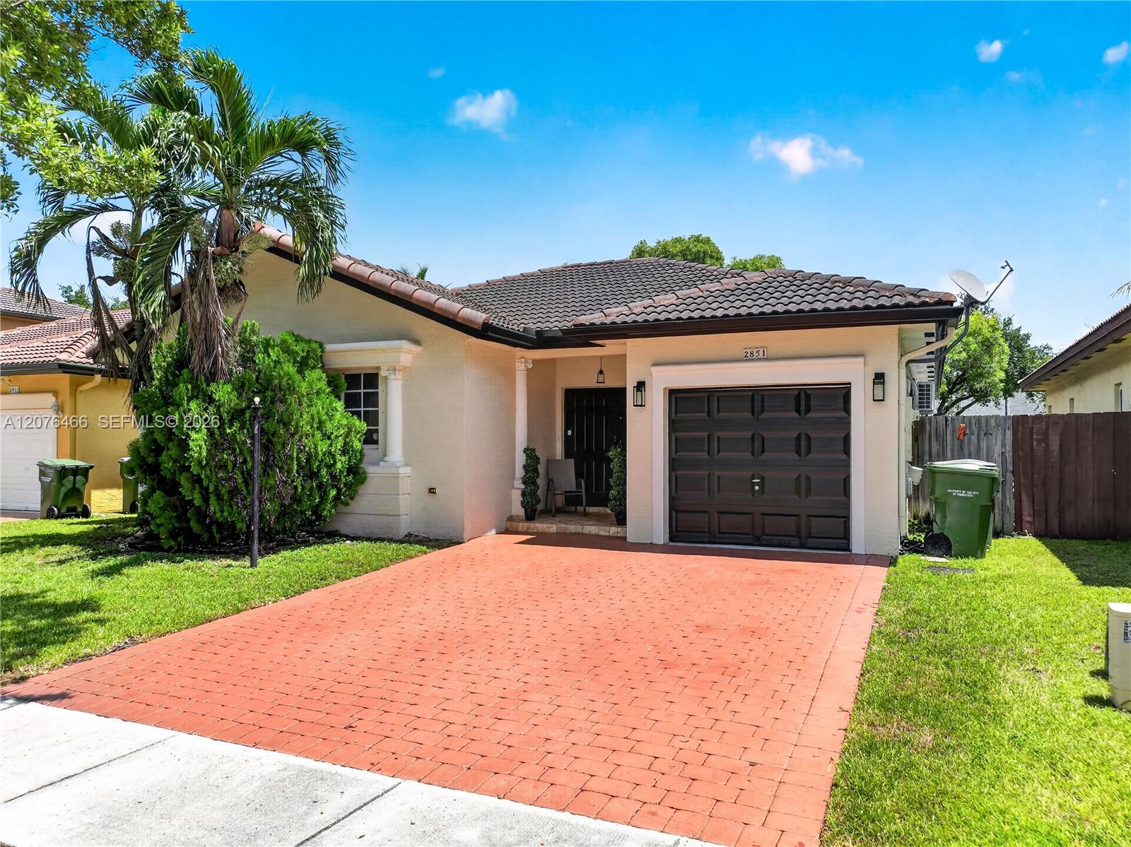 See details 2851 3 / 2 1443 sq. ft. $ 2026-10-25 0 Photo