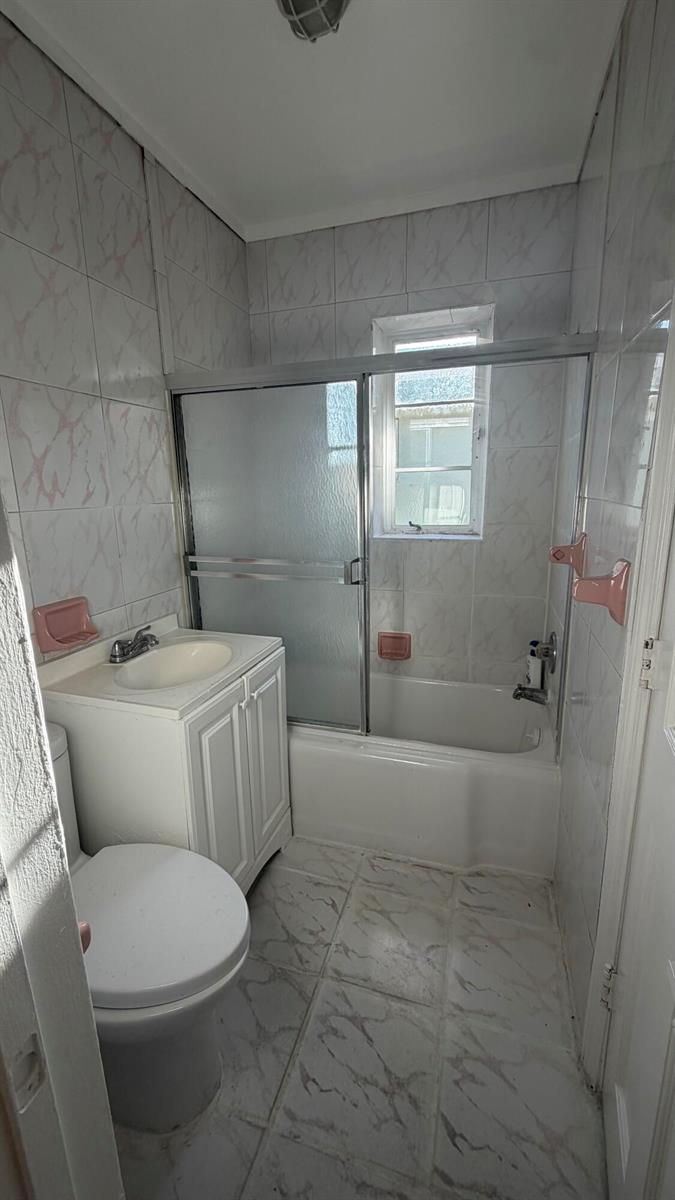 See details 1-4 / 0 1788 sq. ft. $ 2026-09-01 0 Photo