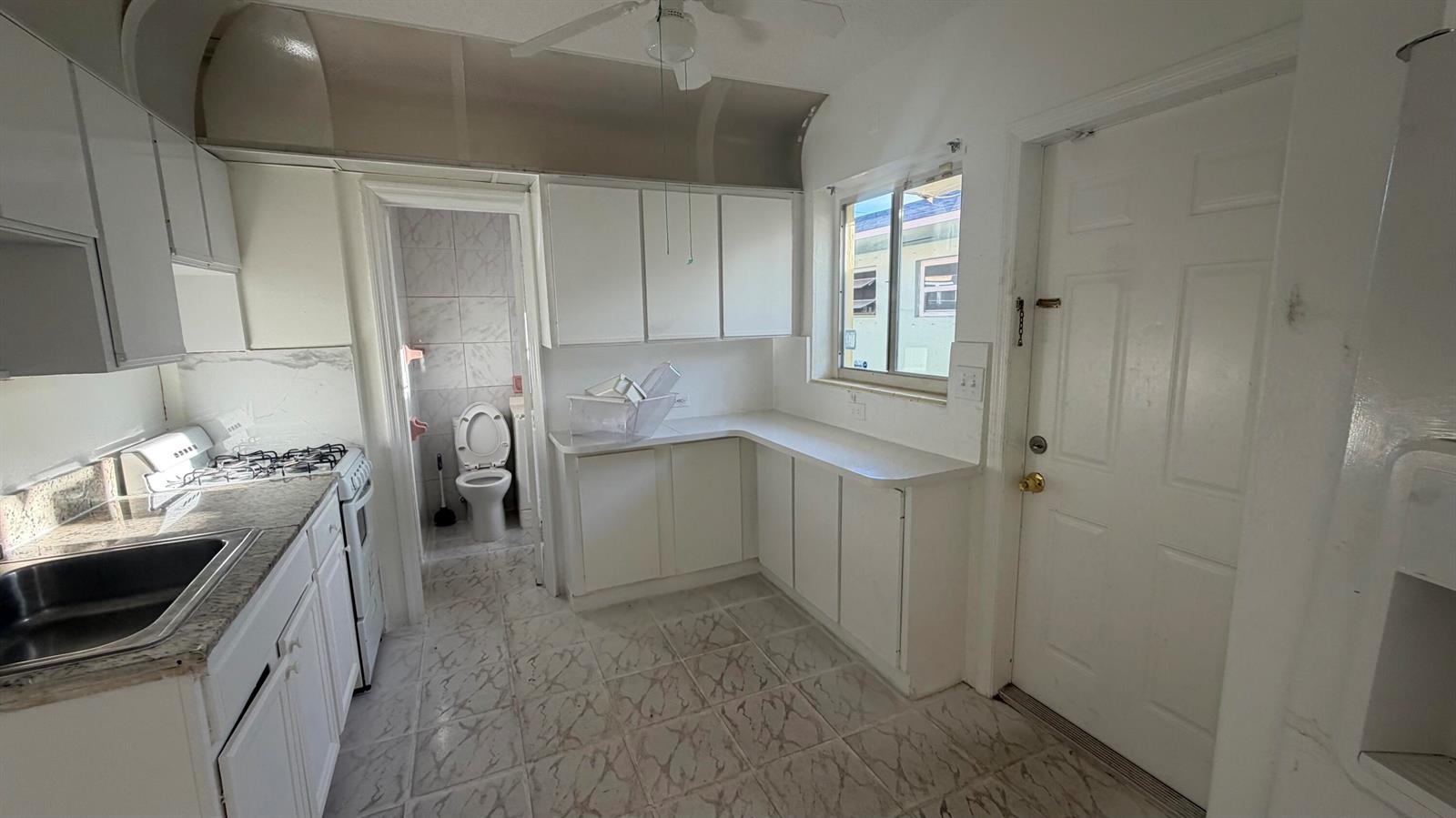 See details 1-4 / 0 1788 sq. ft. $ 2026-09-01 0 Photo
