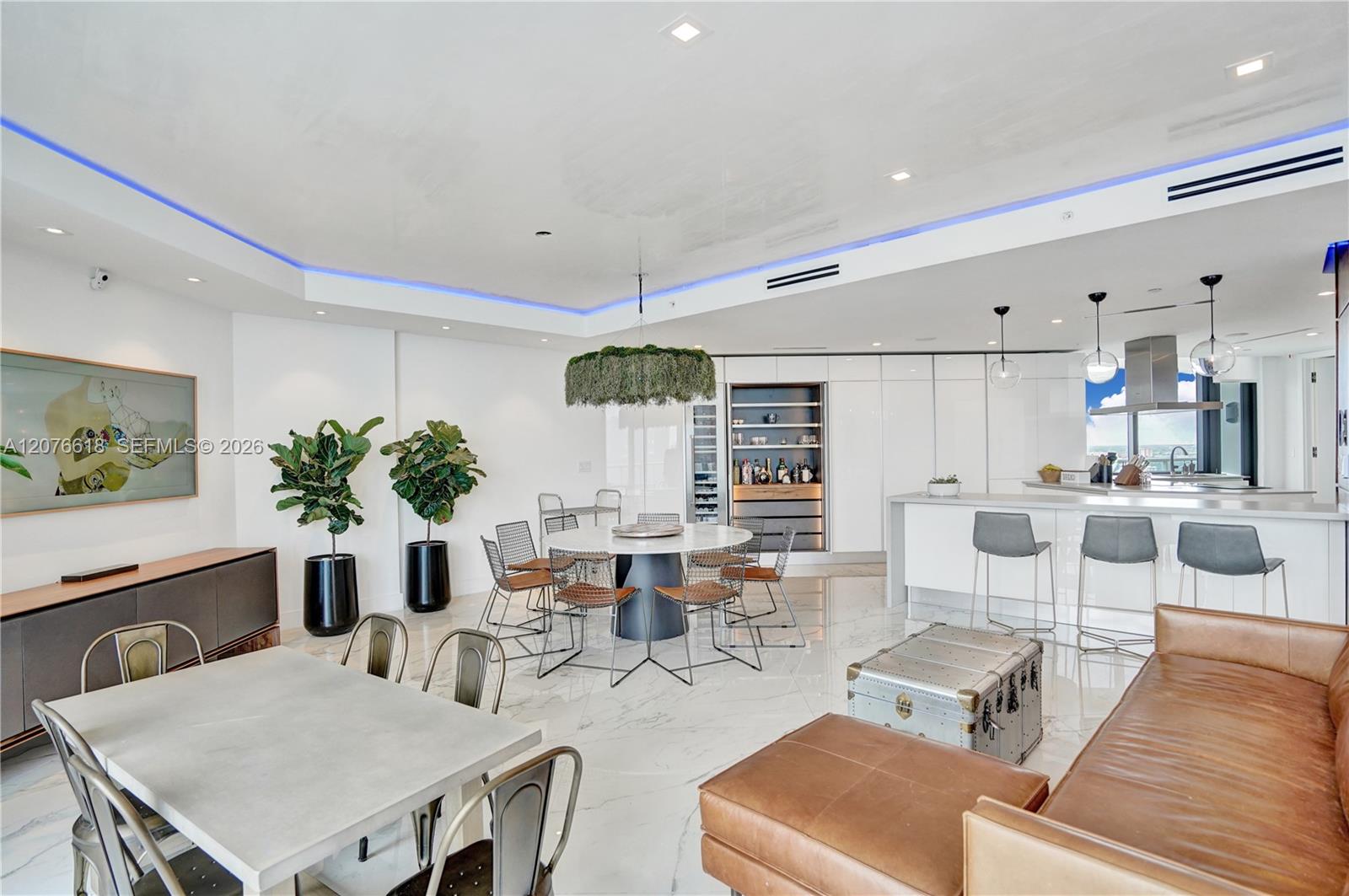 See details PH2 4 / 4 4078 sq. ft. $ 2026-08-24 0 Photo