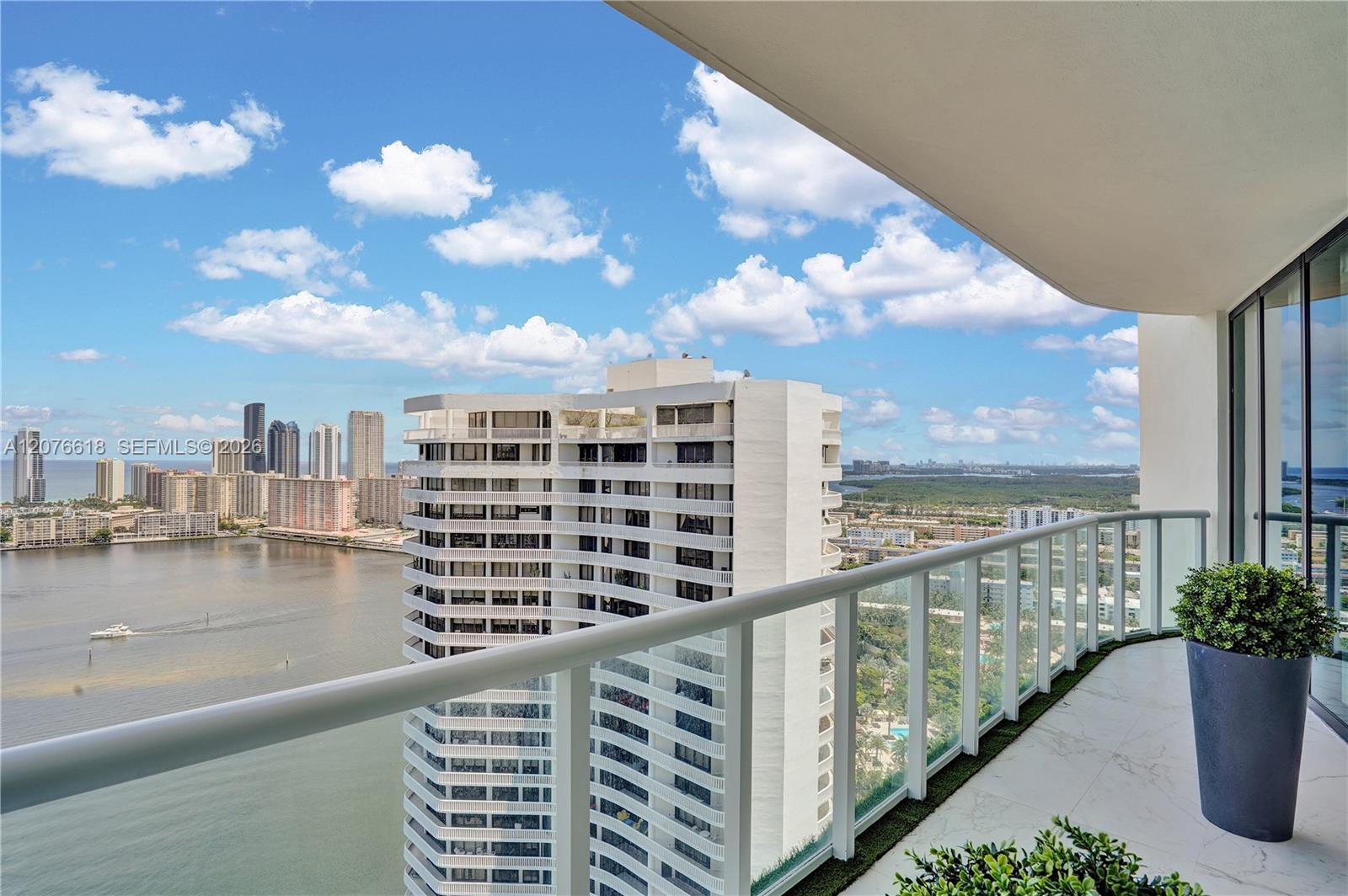 See details PH2 4 / 4 4078 sq. ft. $ 2026-08-24 0 Photo