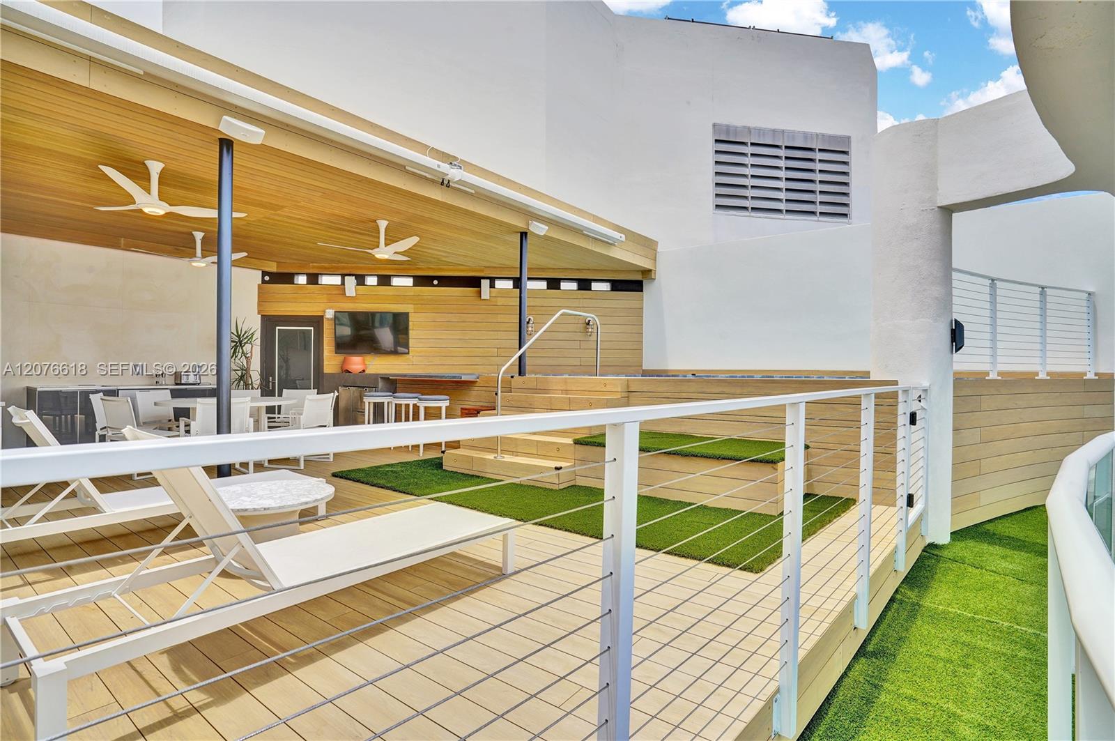 See details PH2 4 / 4 4078 sq. ft. $ 2026-08-24 0 Photo