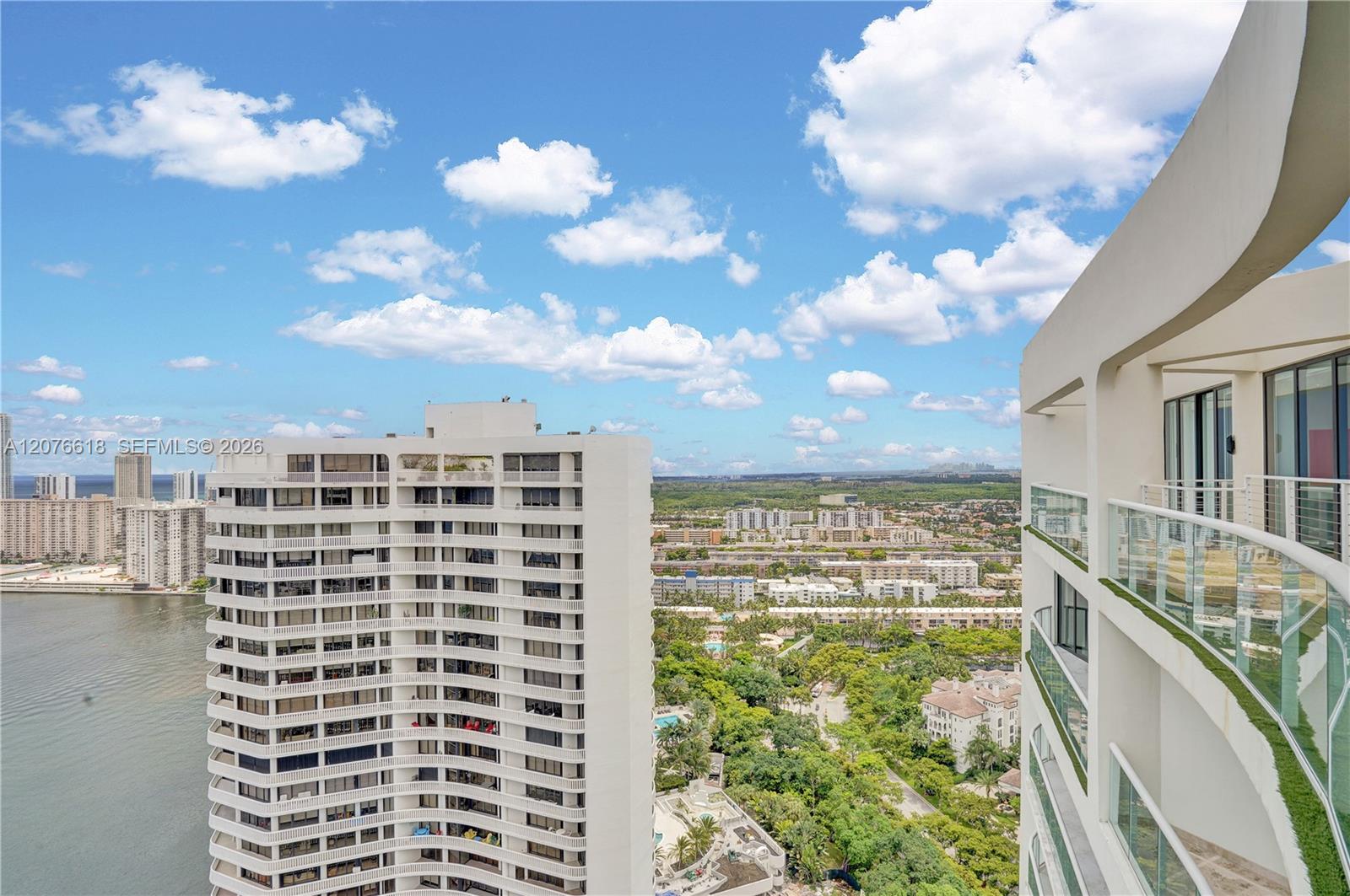 See details PH2 4 / 4 4078 sq. ft. $ 2026-08-24 0 Photo