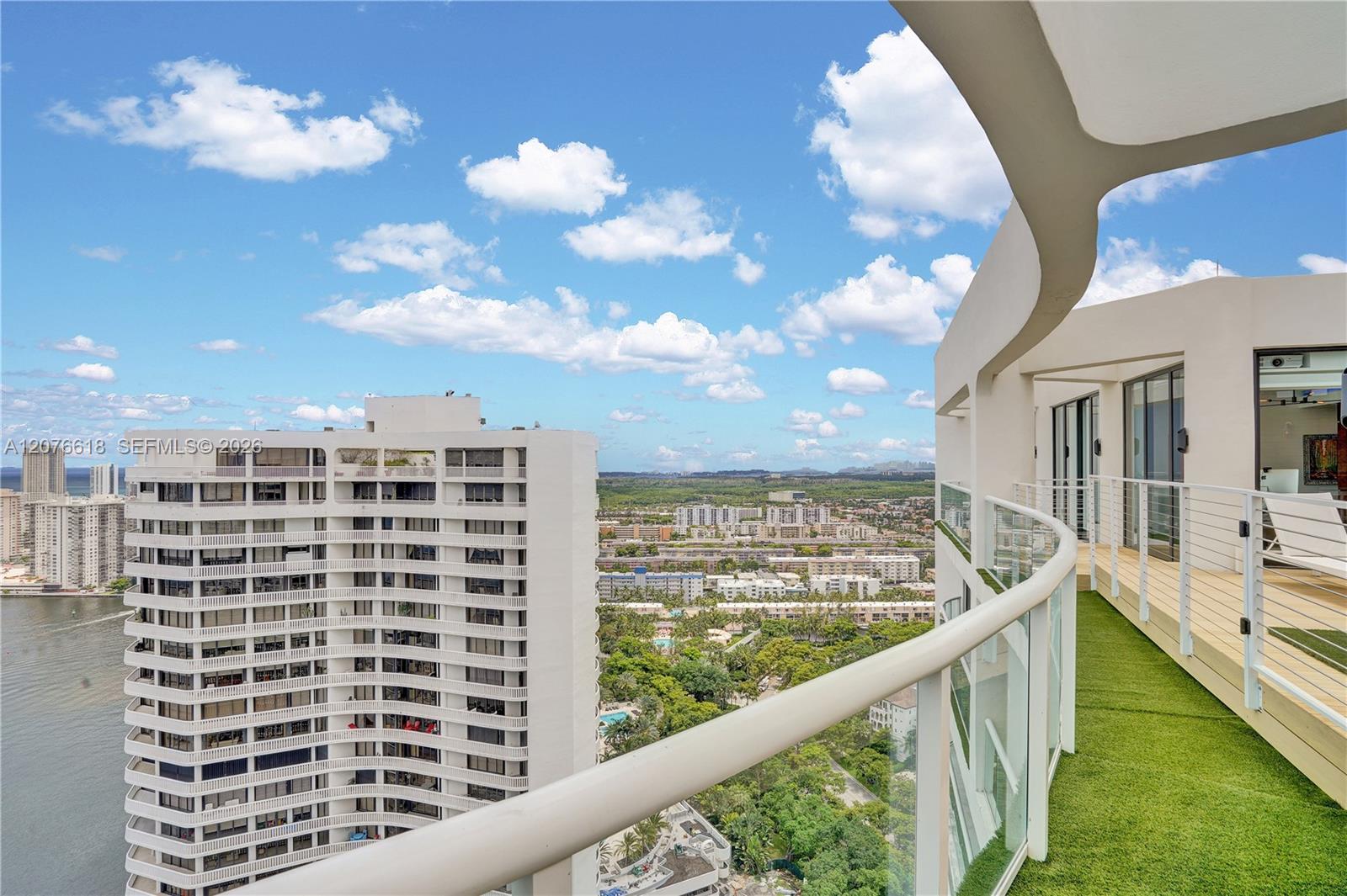 See details PH2 4 / 4 4078 sq. ft. $ 2026-08-24 0 Photo