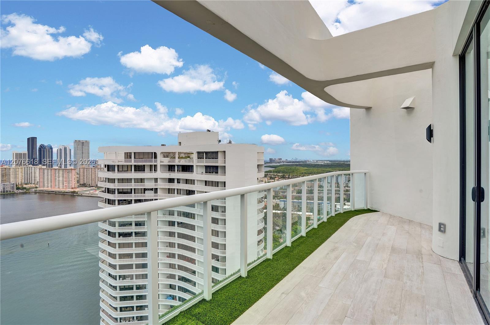 See details PH2 4 / 4 4078 sq. ft. $ 2026-08-24 0 Photo