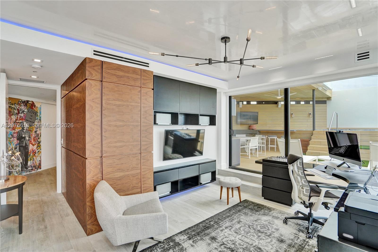 See details PH2 4 / 4 4078 sq. ft. $ 2026-08-24 0 Photo
