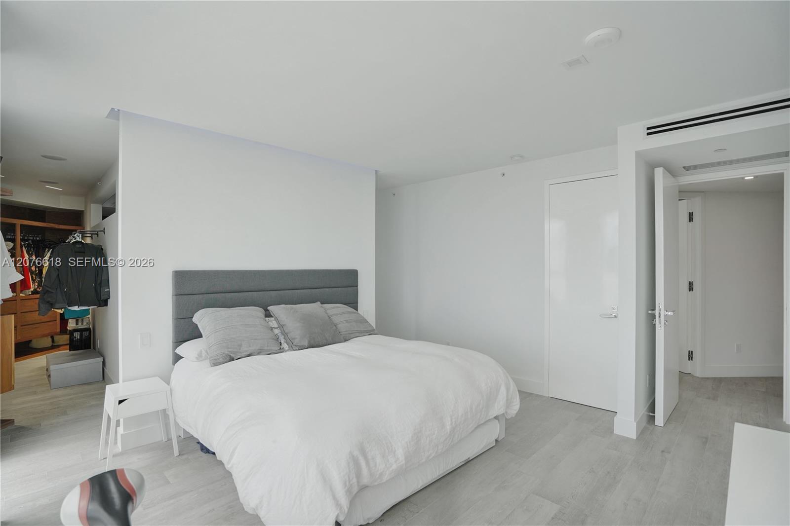 See details PH2 4 / 4 4078 sq. ft. $ 2026-08-24 0 Photo