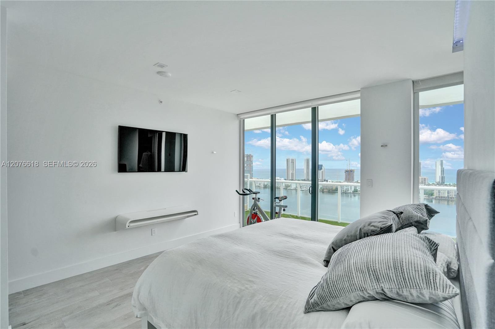 See details PH2 4 / 4 4078 sq. ft. $ 2026-08-24 0 Photo