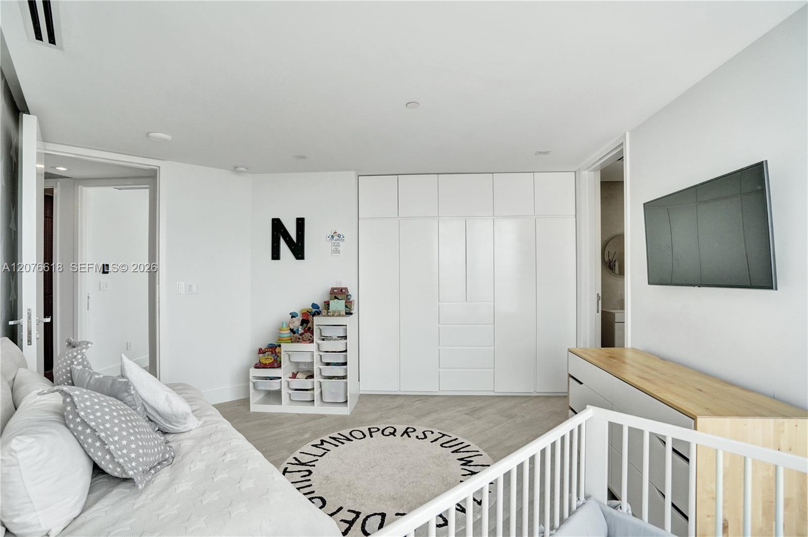 See details PH2 4 / 4 4078 sq. ft. $ 2026-08-24 0 Photo
