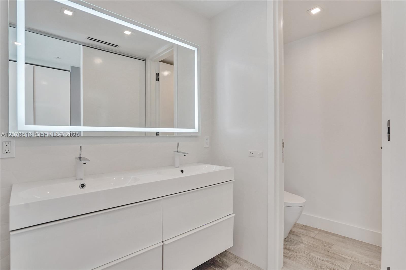 See details PH2 4 / 4 4078 sq. ft. $ 2026-08-24 0 Photo