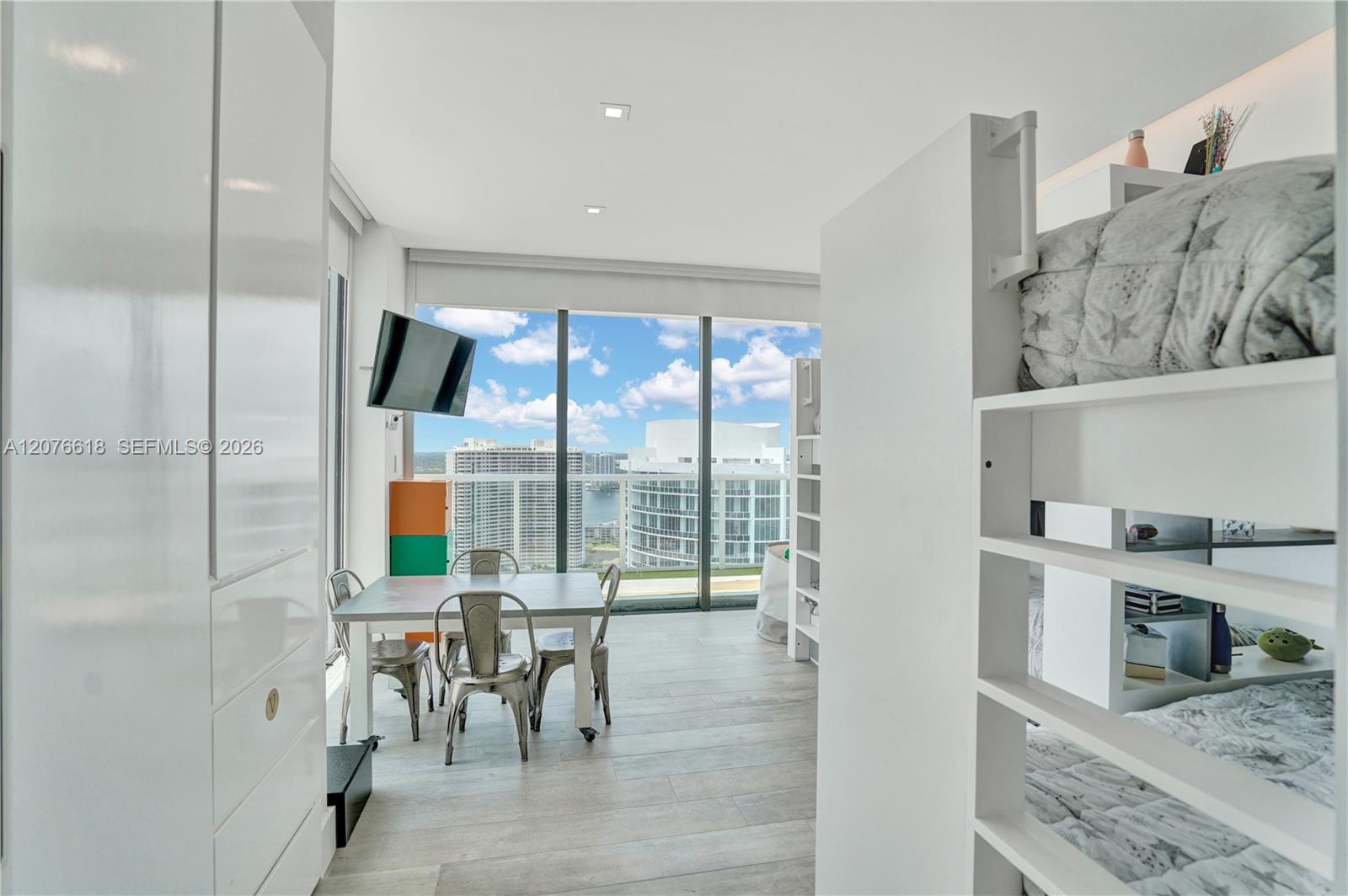 See details PH2 4 / 4 4078 sq. ft. $ 2026-08-24 0 Photo