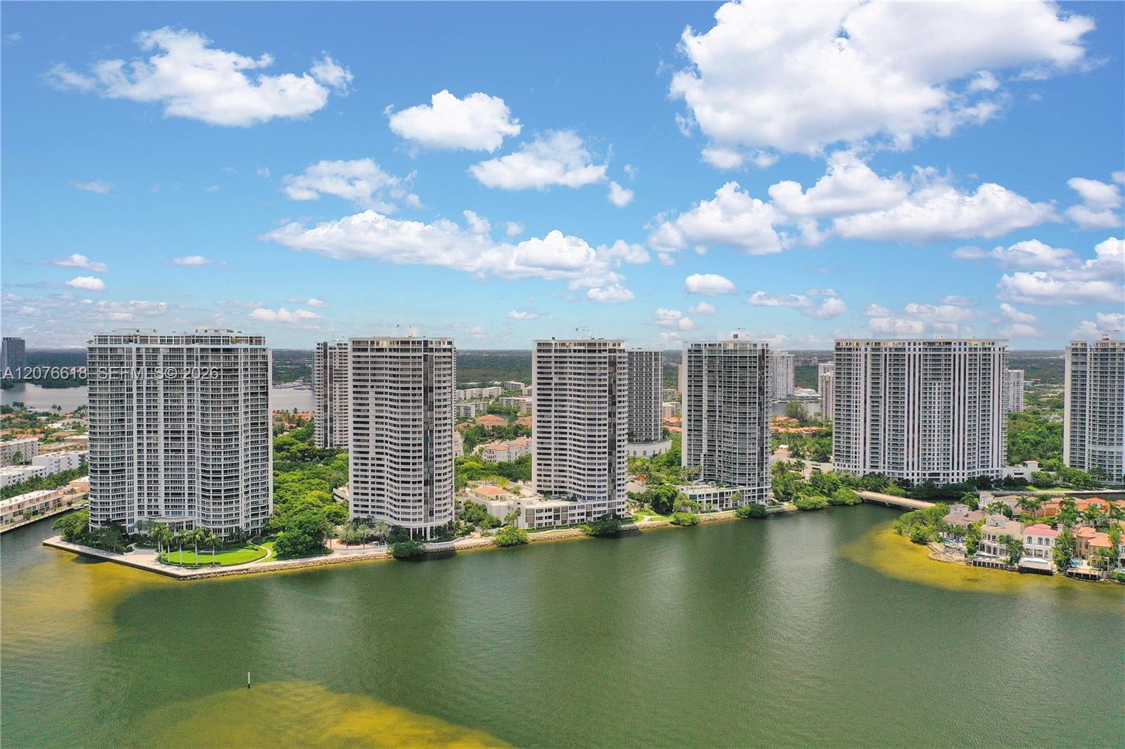 See details PH2 4 / 4 4078 sq. ft. $ 2026-08-24 0 Photo