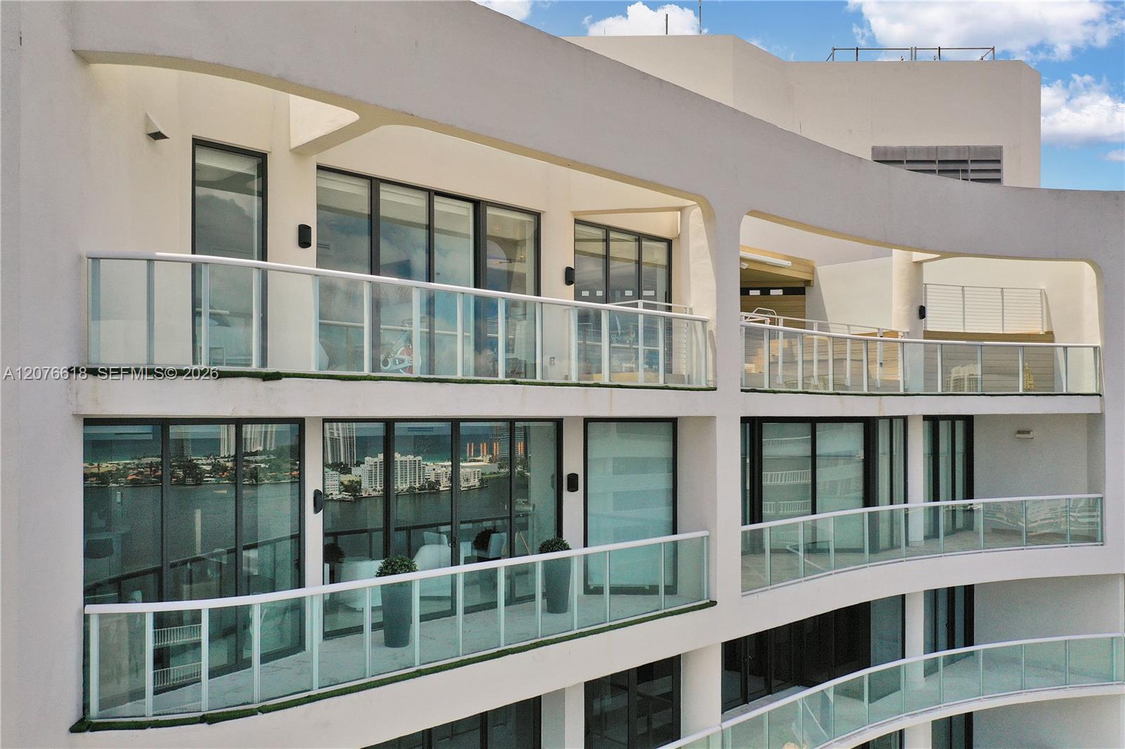See details PH2 4 / 4 4078 sq. ft. $ 2026-08-24 0 Photo