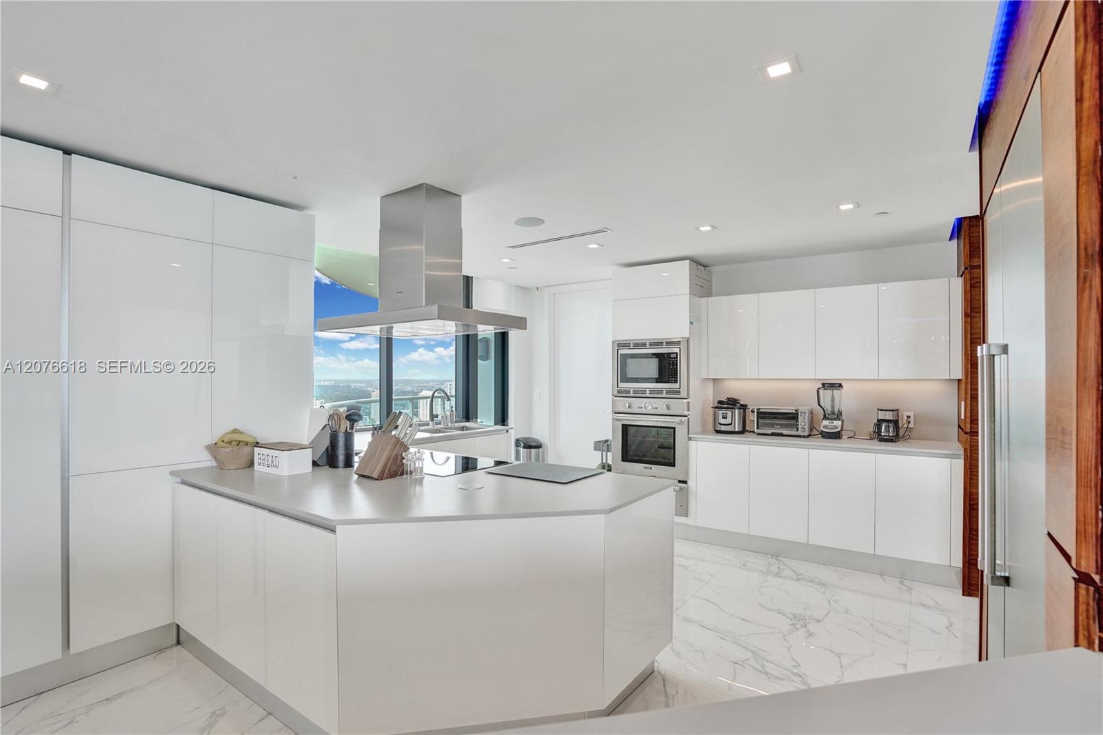See details PH2 4 / 4 4078 sq. ft. $ 2026-08-24 0 Photo