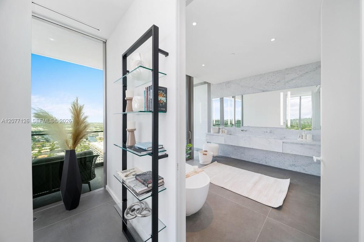 31B 4 / 4 2549 sq. ft. $ 2026-08-25 0 foto