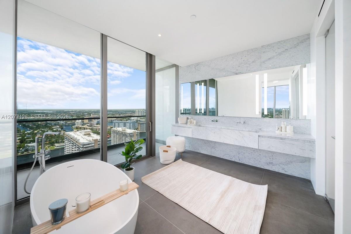 31B 4 / 4 2549 sq. ft. $ 2026-08-25 0 foto