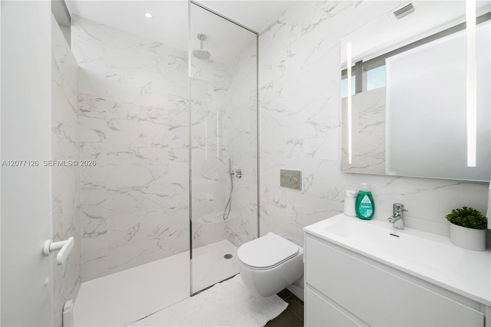 31B 4 / 4 2549 sq. ft. $ 2026-08-25 0 foto