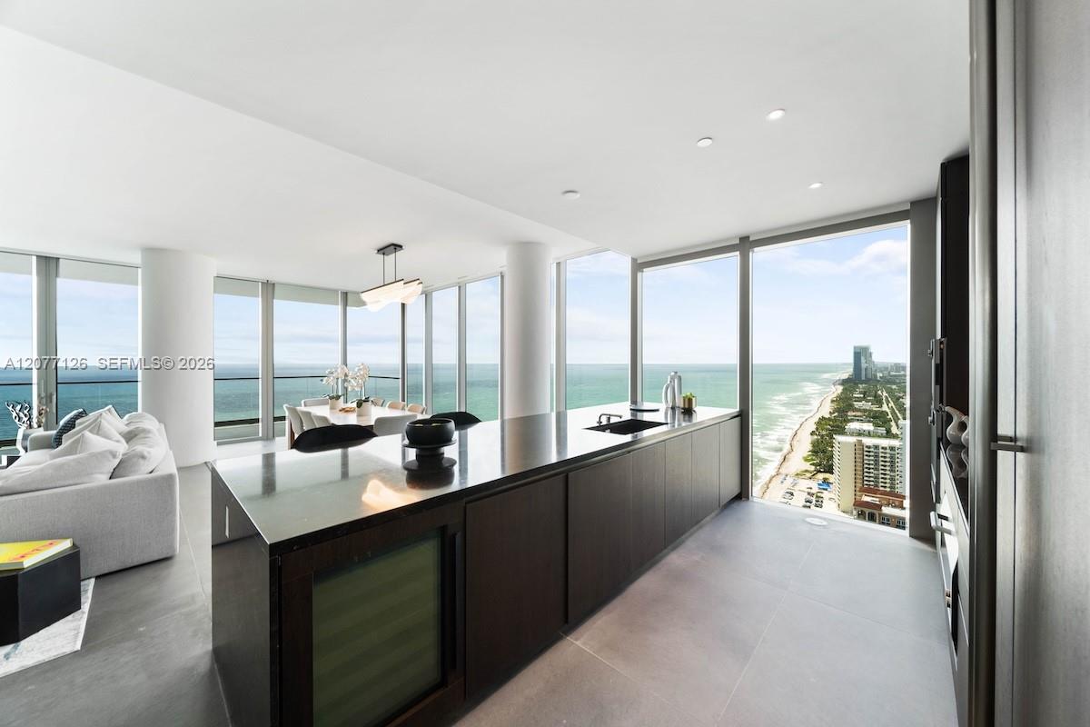 31B 4 / 4 2549 sq. ft. $ 2026-08-25 0 foto