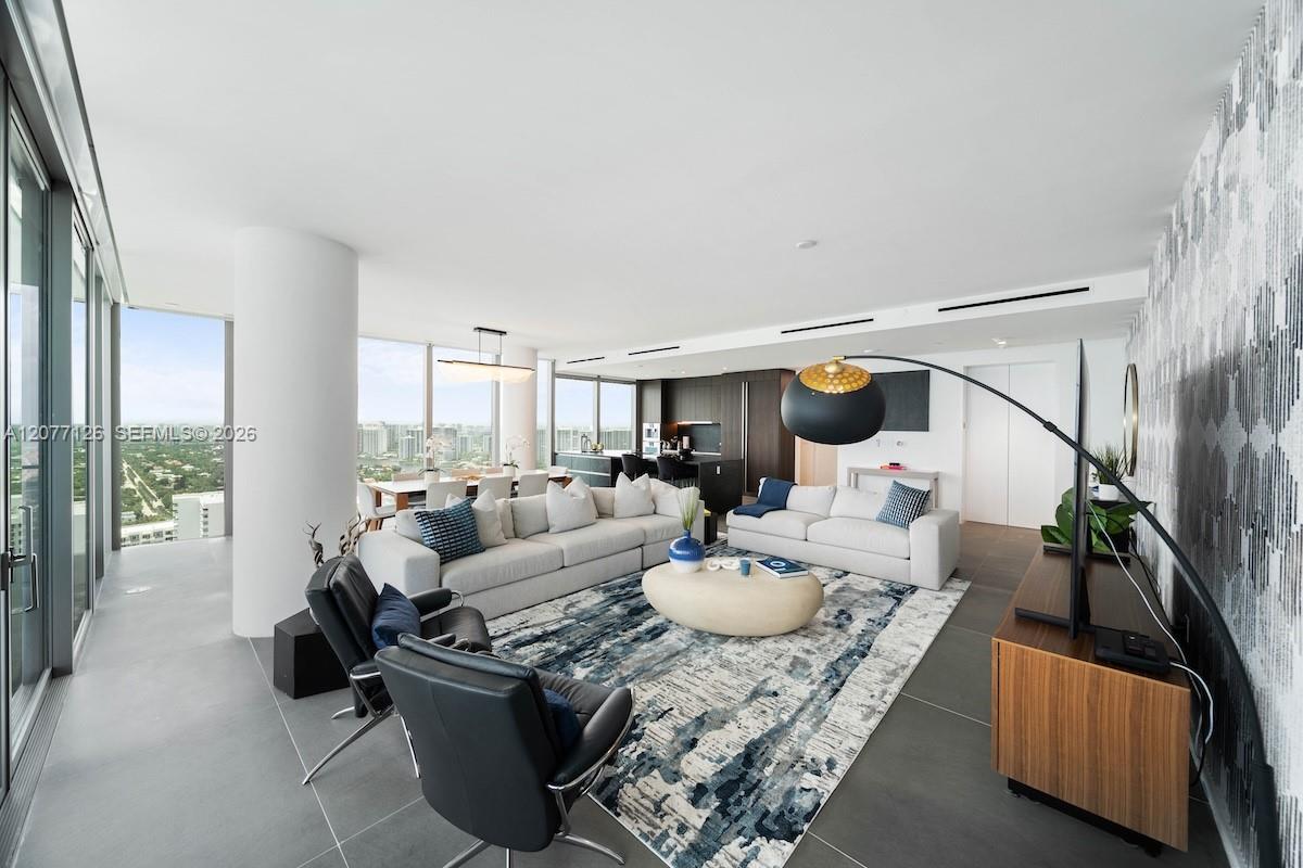 31B 4 / 4 2549 sq. ft. $ 2026-08-25 0 foto