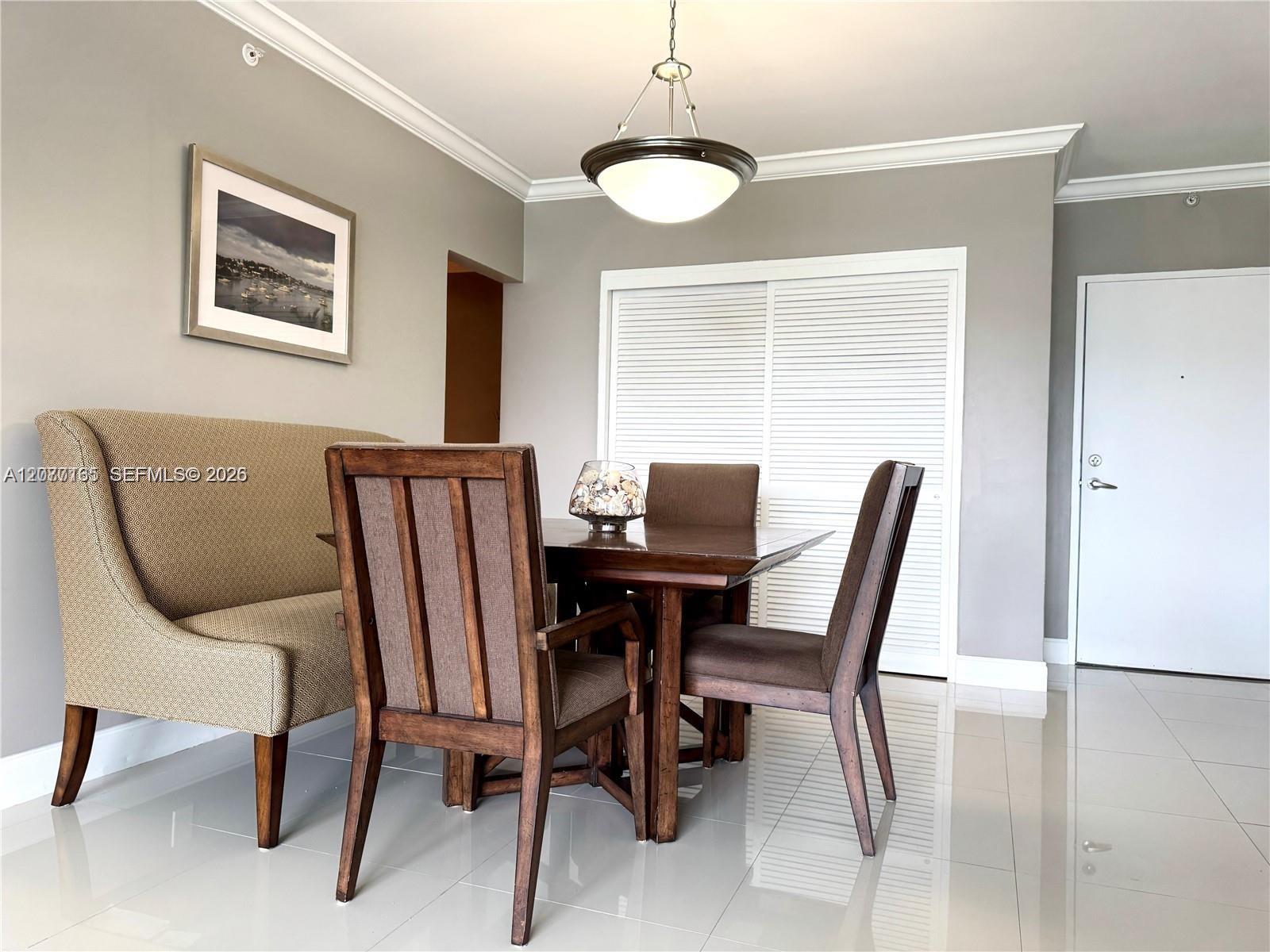 304 1 / 1  sq. ft. $ 2026-08-25 0 foto