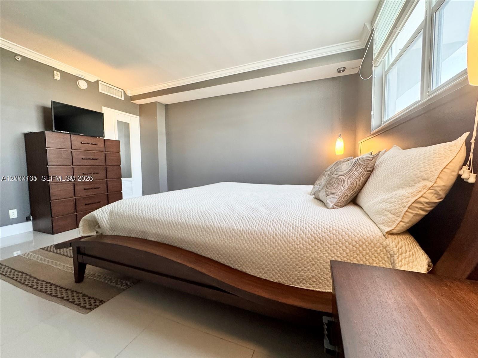 304 1 / 1  sq. ft. $ 2026-08-25 0 foto