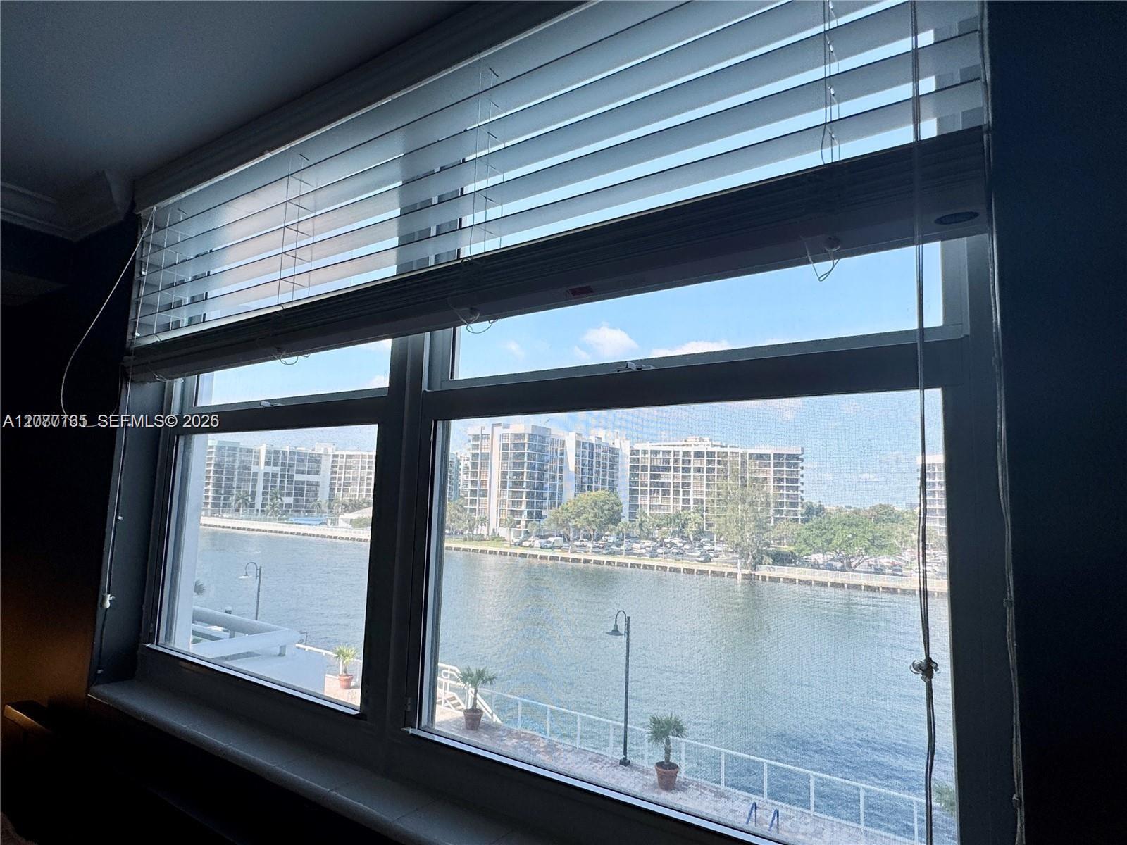 304 1 / 1  sq. ft. $ 2026-08-25 0 foto