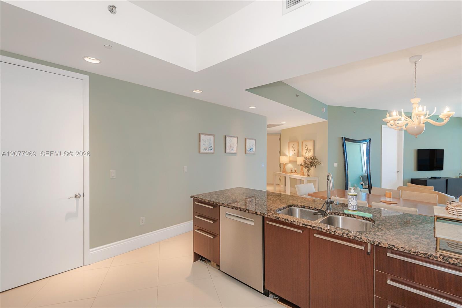 2903 3 / 3 1962 sq. ft. $ 2026-08-25 0 Photo