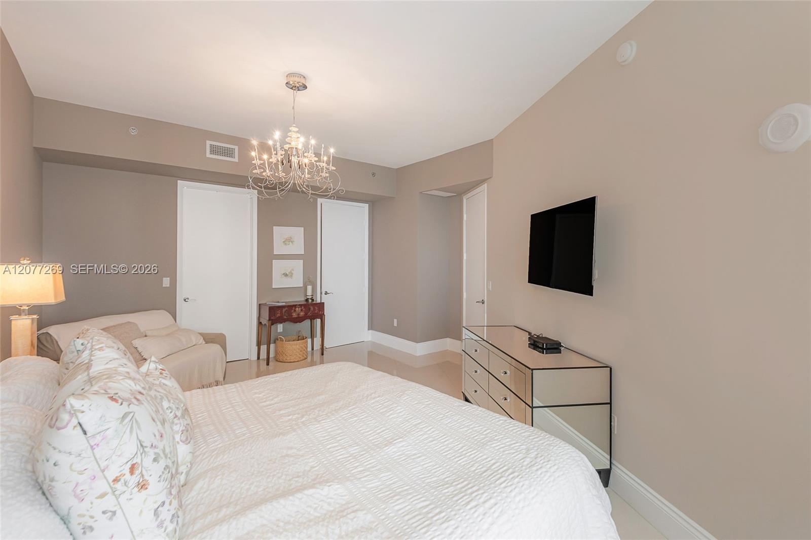 2903 3 / 3 1962 sq. ft. $ 2026-08-25 0 Photo