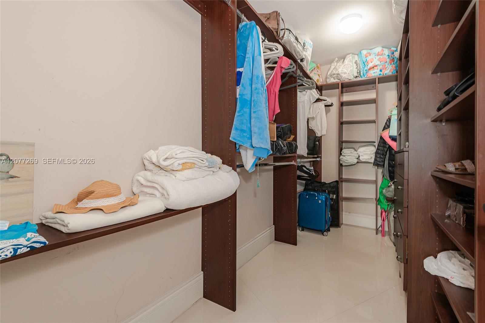 2903 3 / 3 1962 sq. ft. $ 2026-08-25 0 Photo