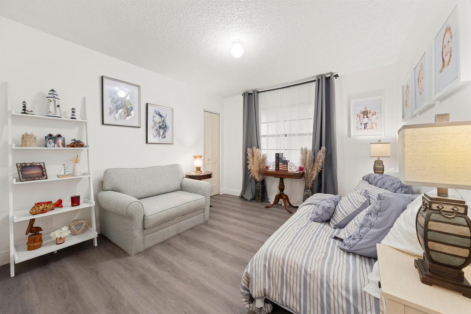 See details 1-2 / 0 2412 sq. ft. $ 2026-08-26 0 Photo