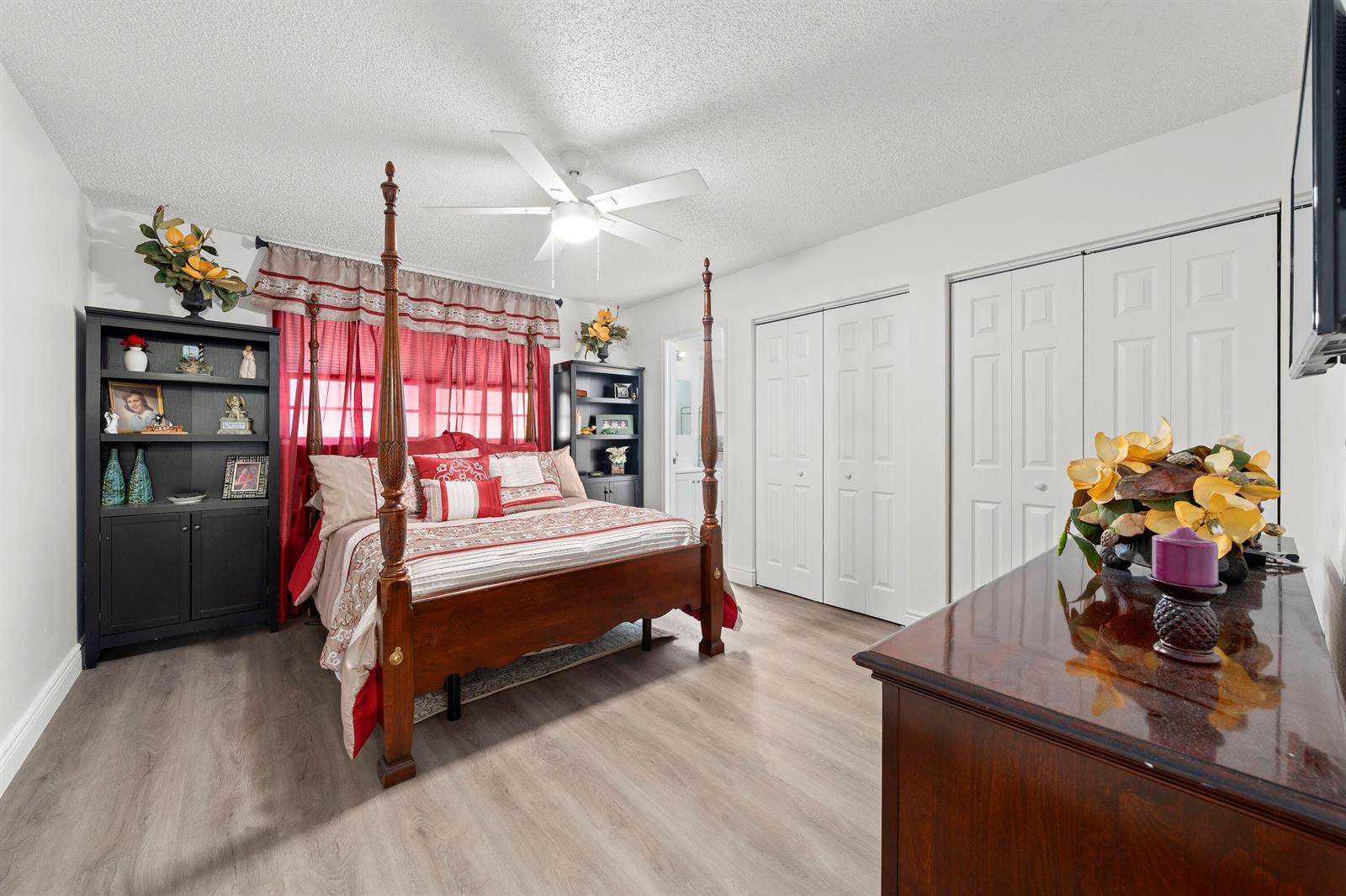 See details 1-2 / 0 2412 sq. ft. $ 2026-08-26 0 Photo