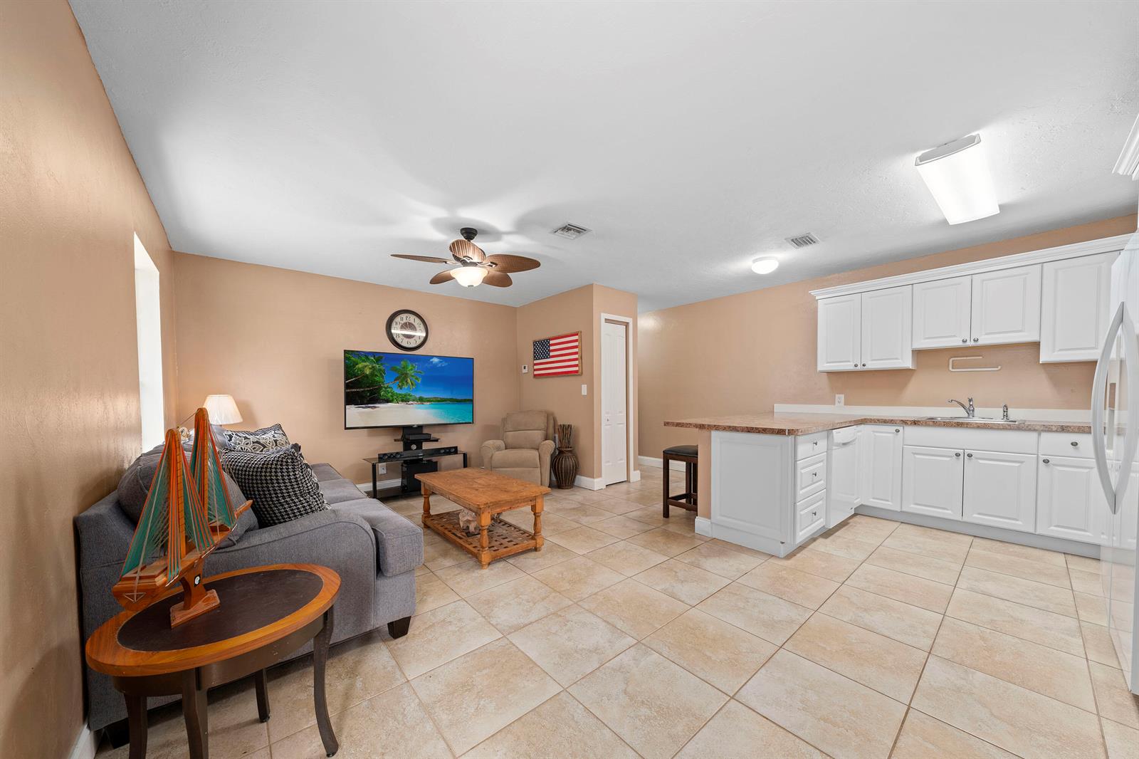 See details 1-2 / 0 2412 sq. ft. $ 2026-08-26 0 Photo