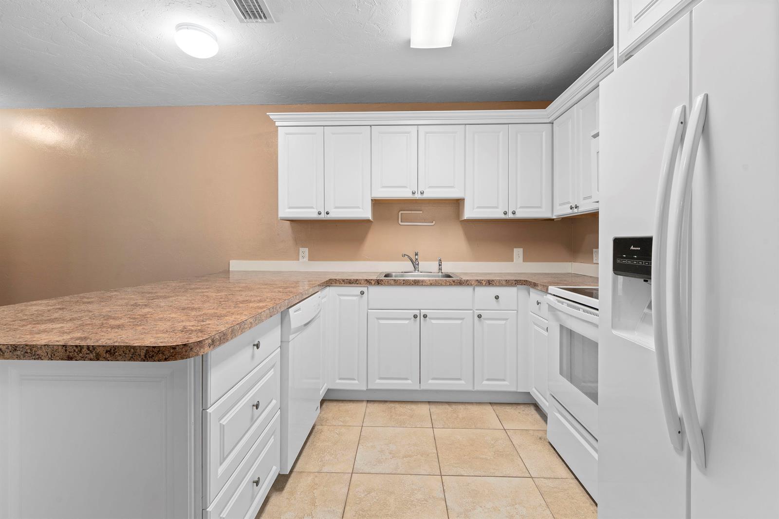 See details 1-2 / 0 2412 sq. ft. $ 2026-08-26 0 Photo