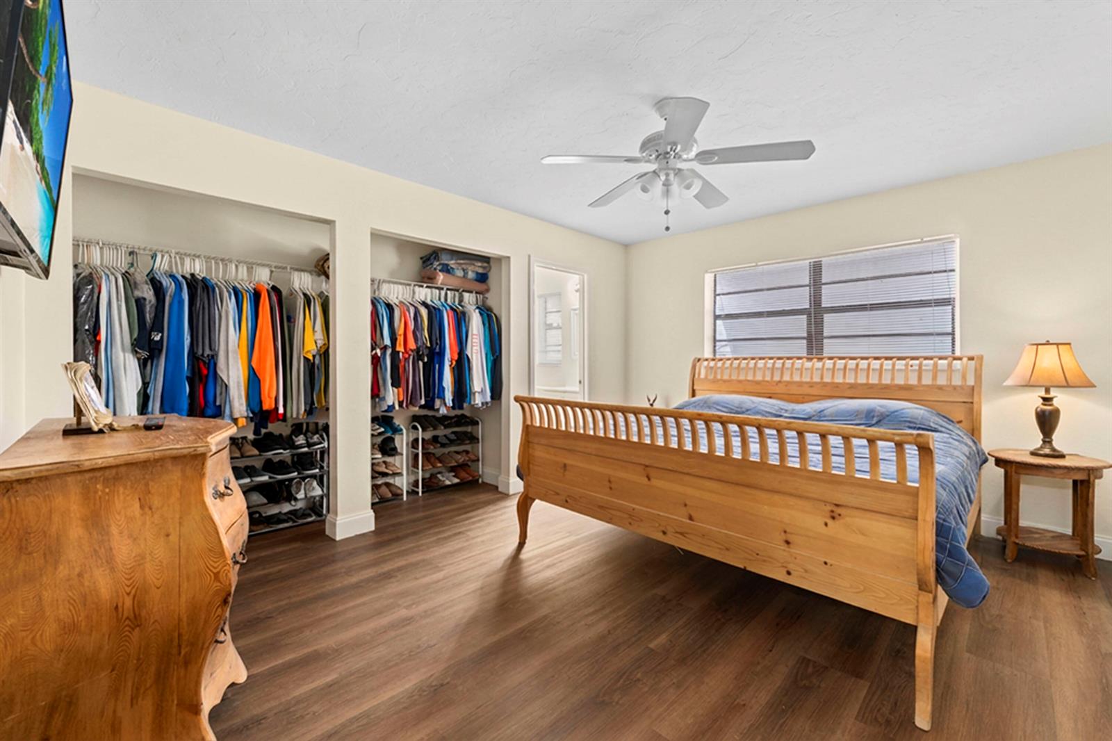 See details 1-2 / 0 2412 sq. ft. $ 2026-08-26 0 Photo