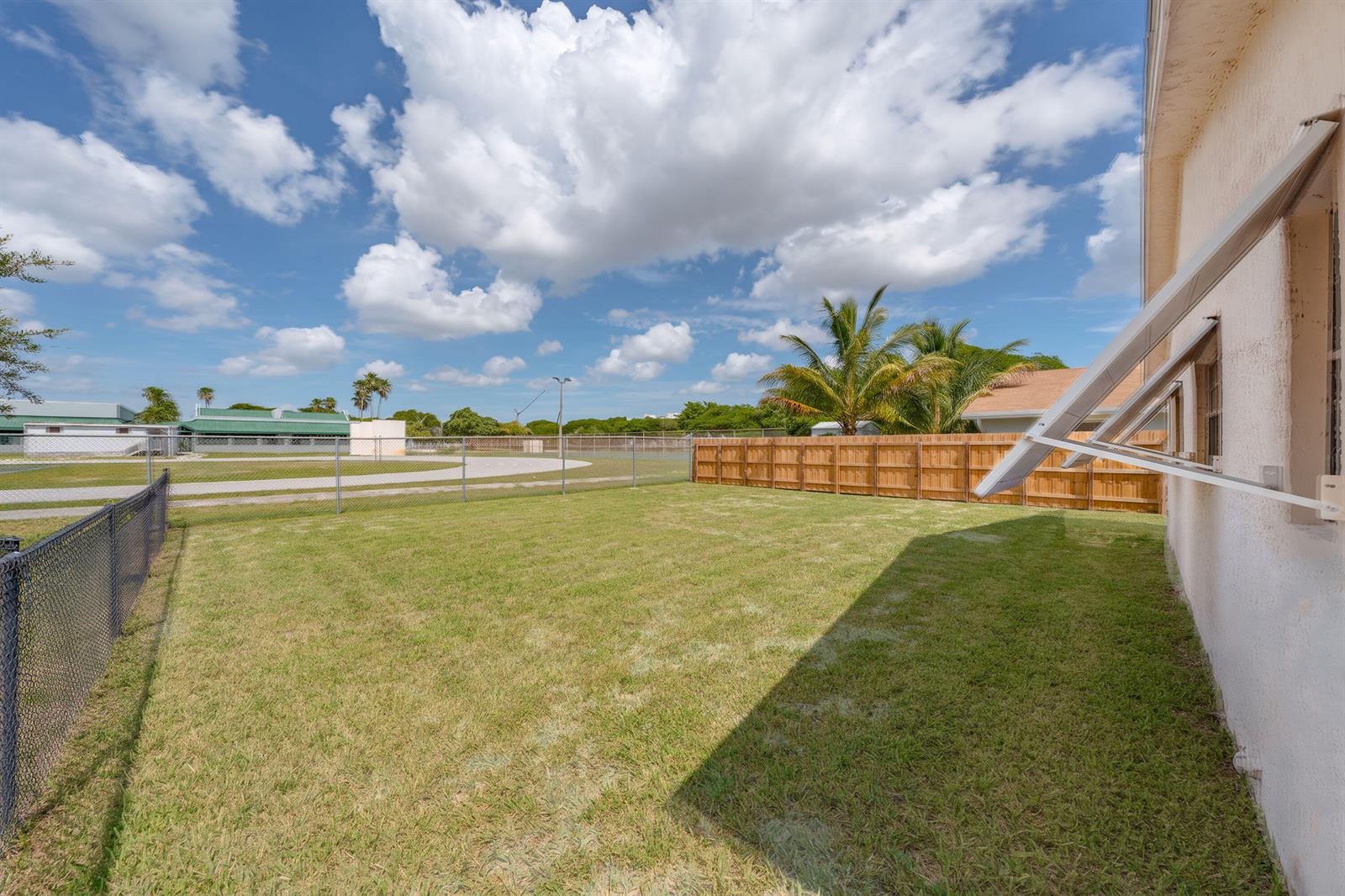 See details 1-2 / 0 2412 sq. ft. $ 2026-08-26 0 Photo