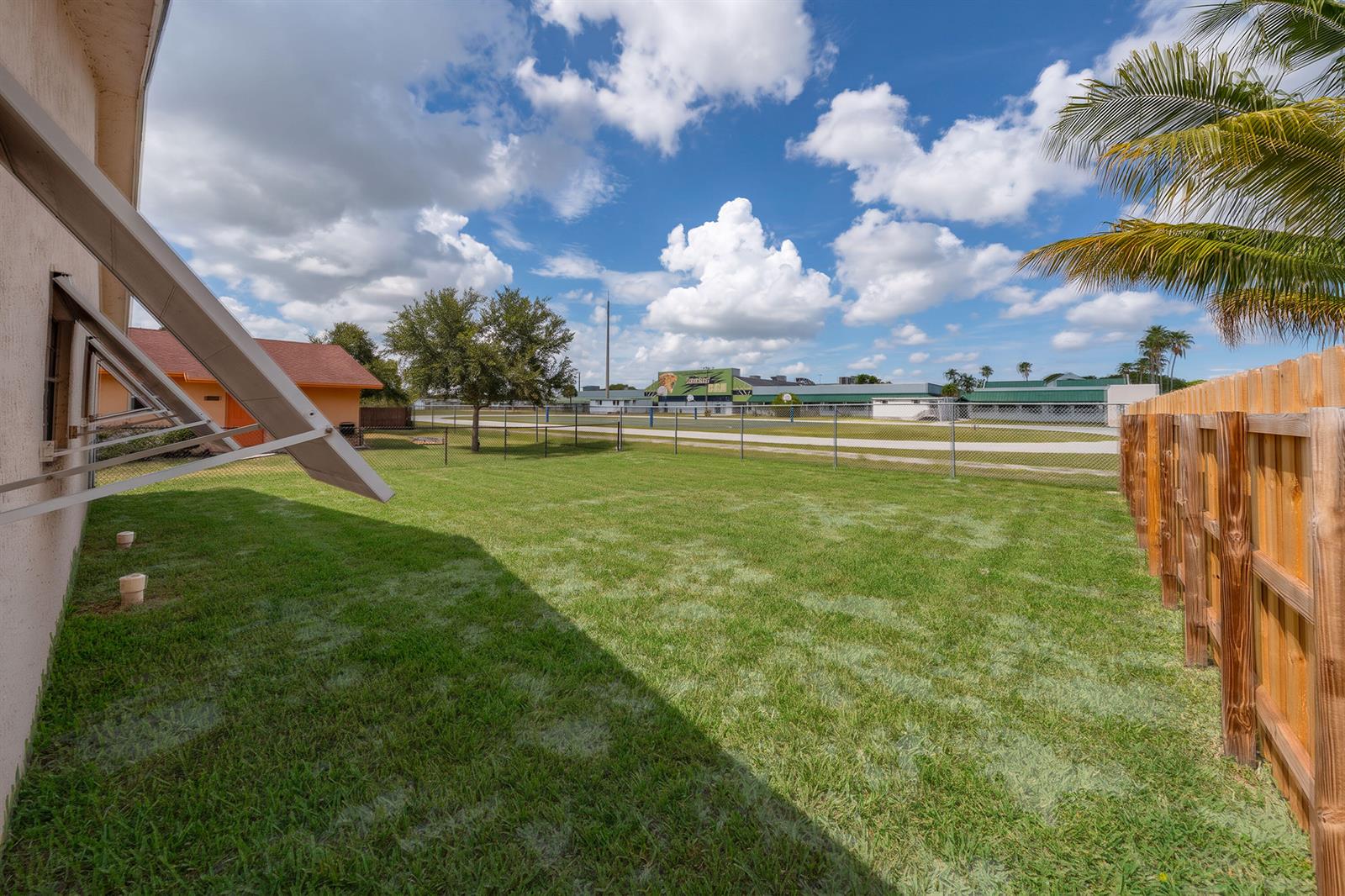 See details 1-2 / 0 2412 sq. ft. $ 2026-08-26 0 Photo