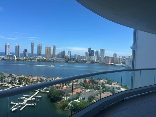 Ver detalles 2405 2 / 2 1750 sq. ft. $ 2026-08-25 0 foto