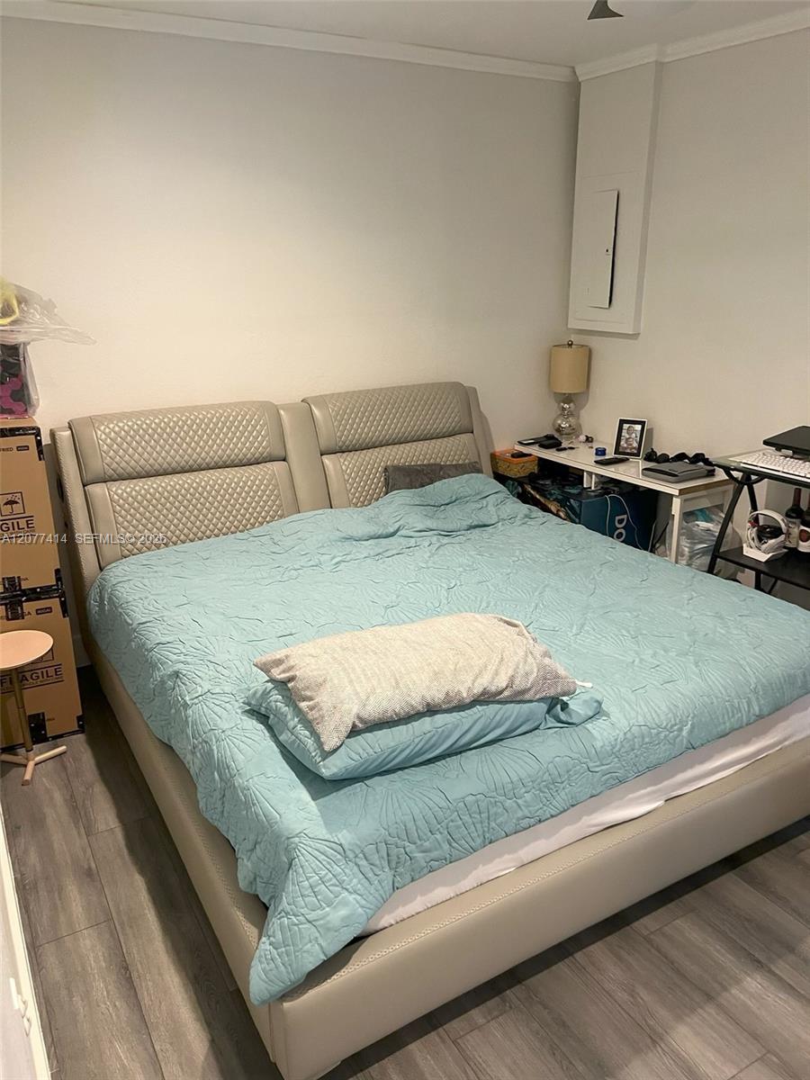 See details 5861 5 / 3 1764 sq. ft. $ 2026-08-25 0 Photo