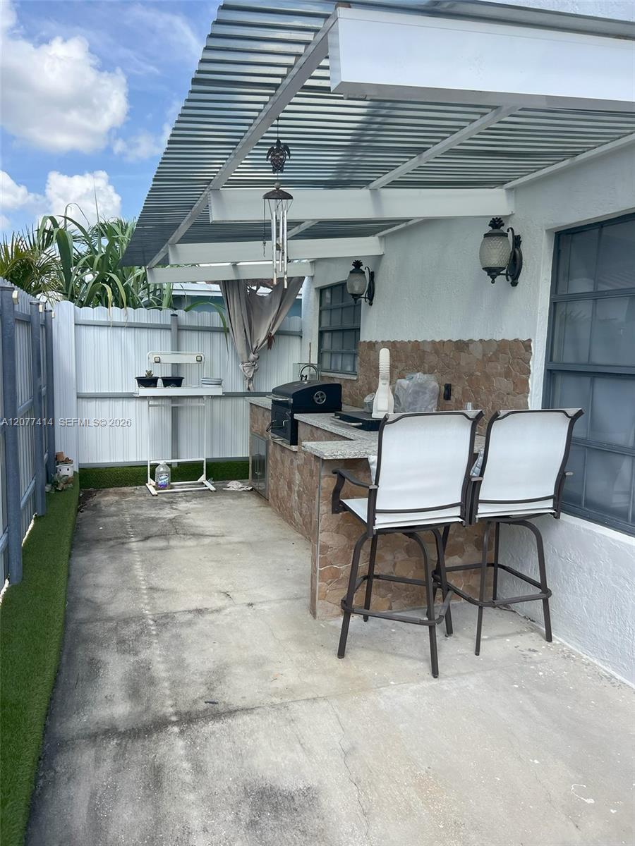 See details 5861 5 / 3 1764 sq. ft. $ 2026-08-25 0 Photo